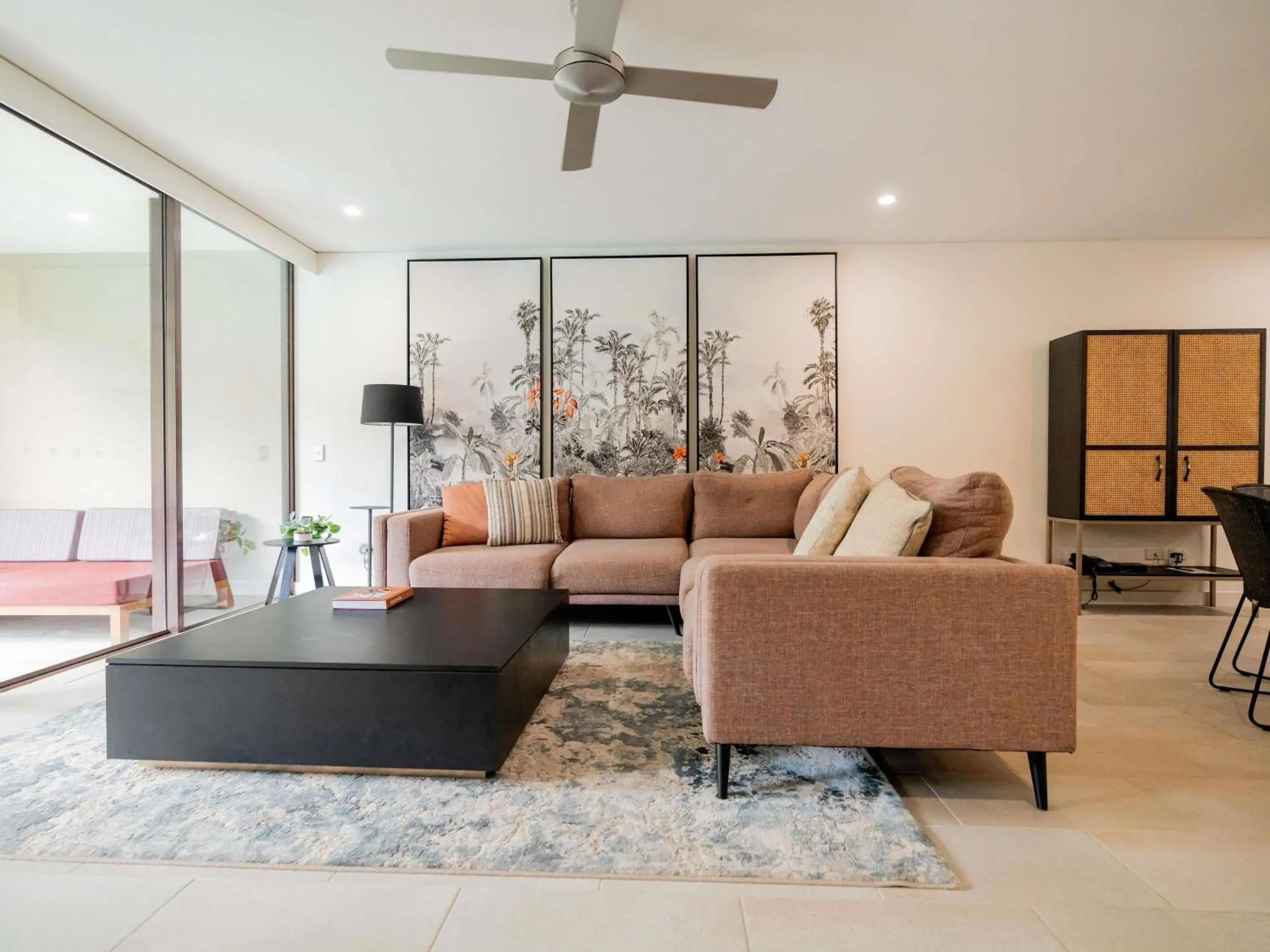 Bedroom in Pullman Palm Cove Sea Temple Resort & Spa Bedroom in Pullman Palm Cove Sea Temple Resort & Spa