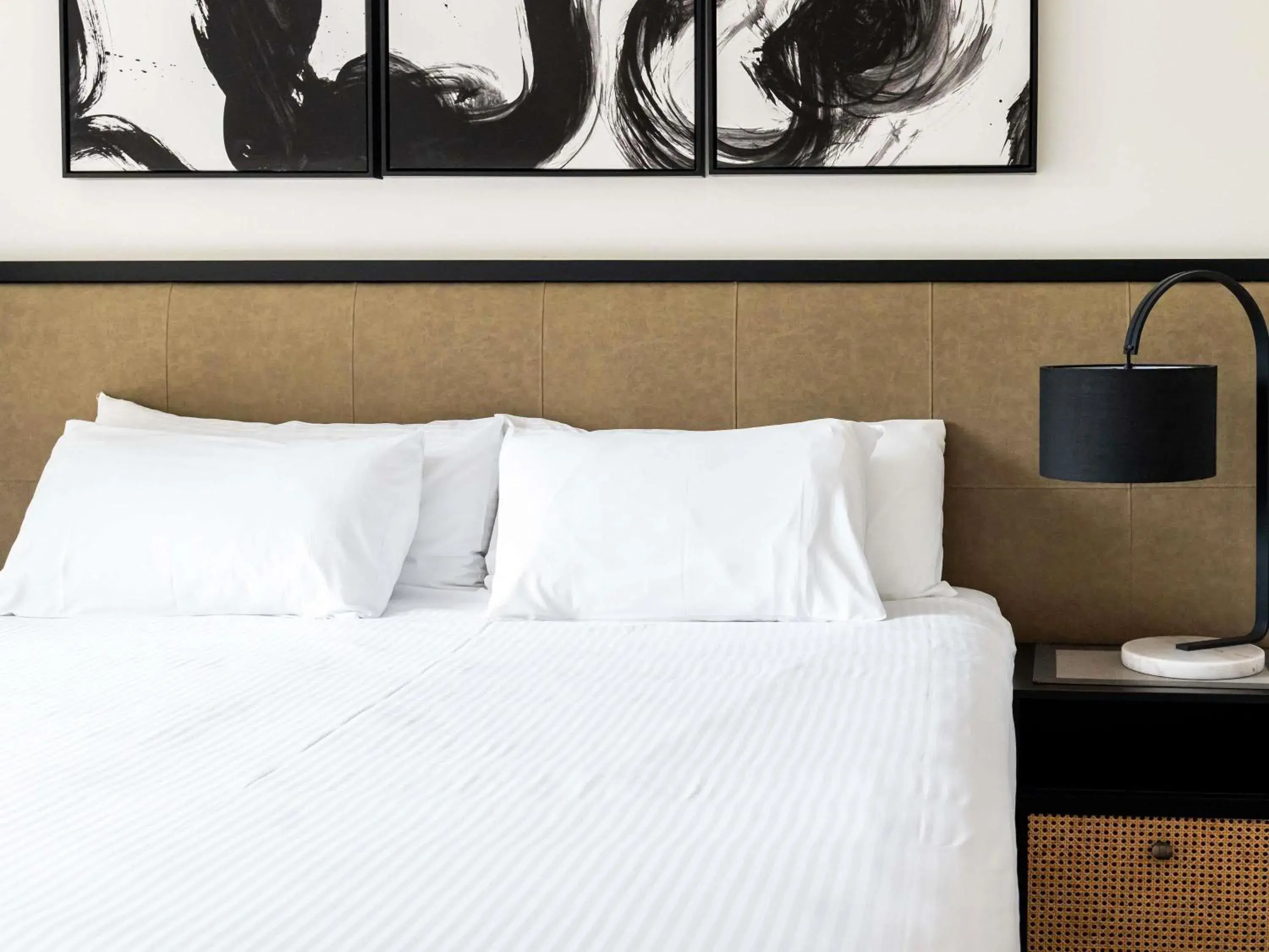 Bedroom, Bed in Pullman Palm Cove Sea Temple Resort & Spa Bedroom, Bed in Pullman Palm Cove Sea Temple Resort & Spa