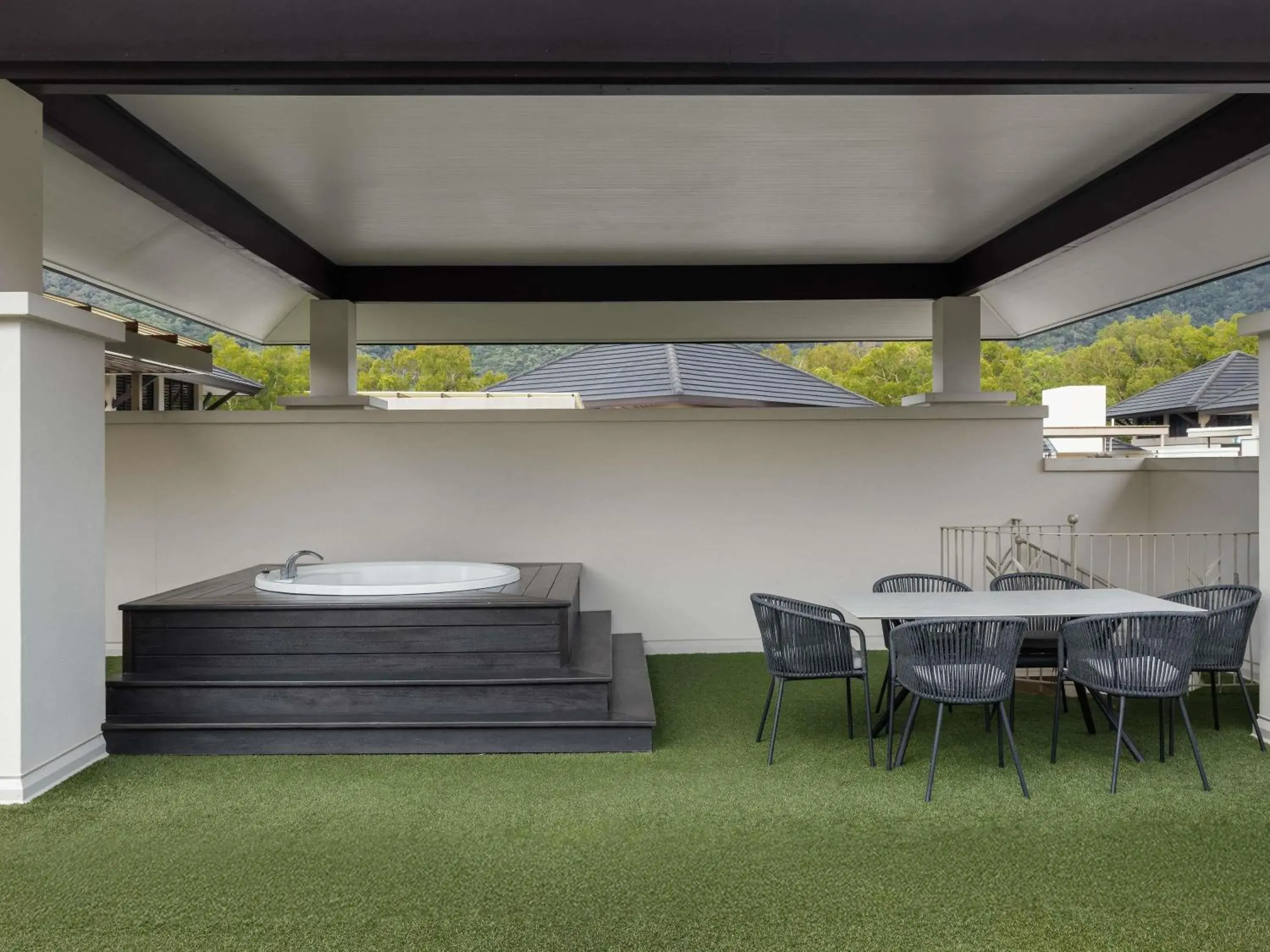 Bathroom in Pullman Palm Cove Sea Temple Resort & Spa Bathroom in Pullman Palm Cove Sea Temple Resort & Spa