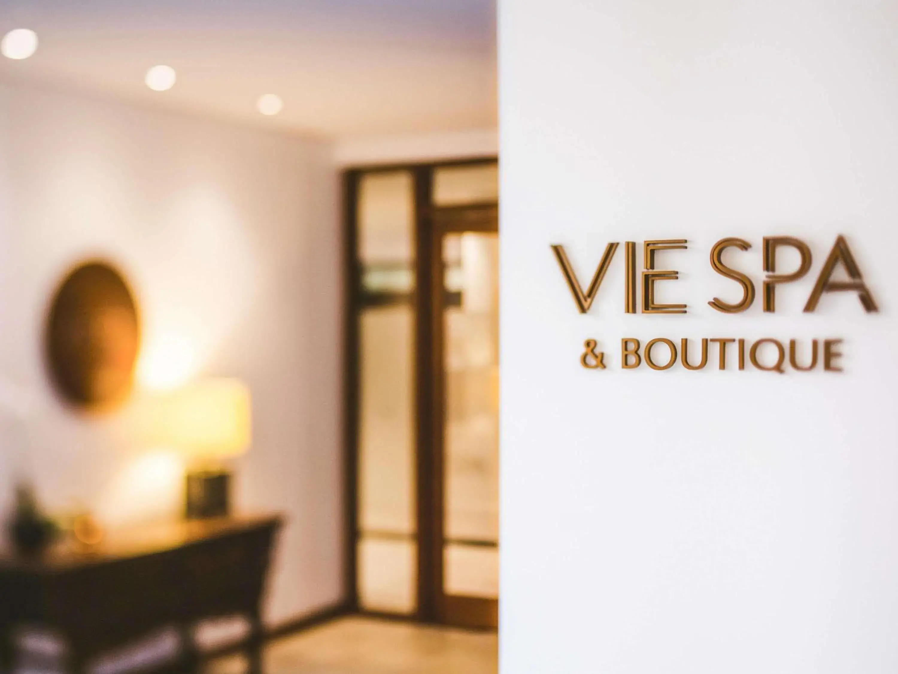 Property building in Pullman Palm Cove Sea Temple Resort & Spa Property building in Pullman Palm Cove Sea Temple Resort & Spa