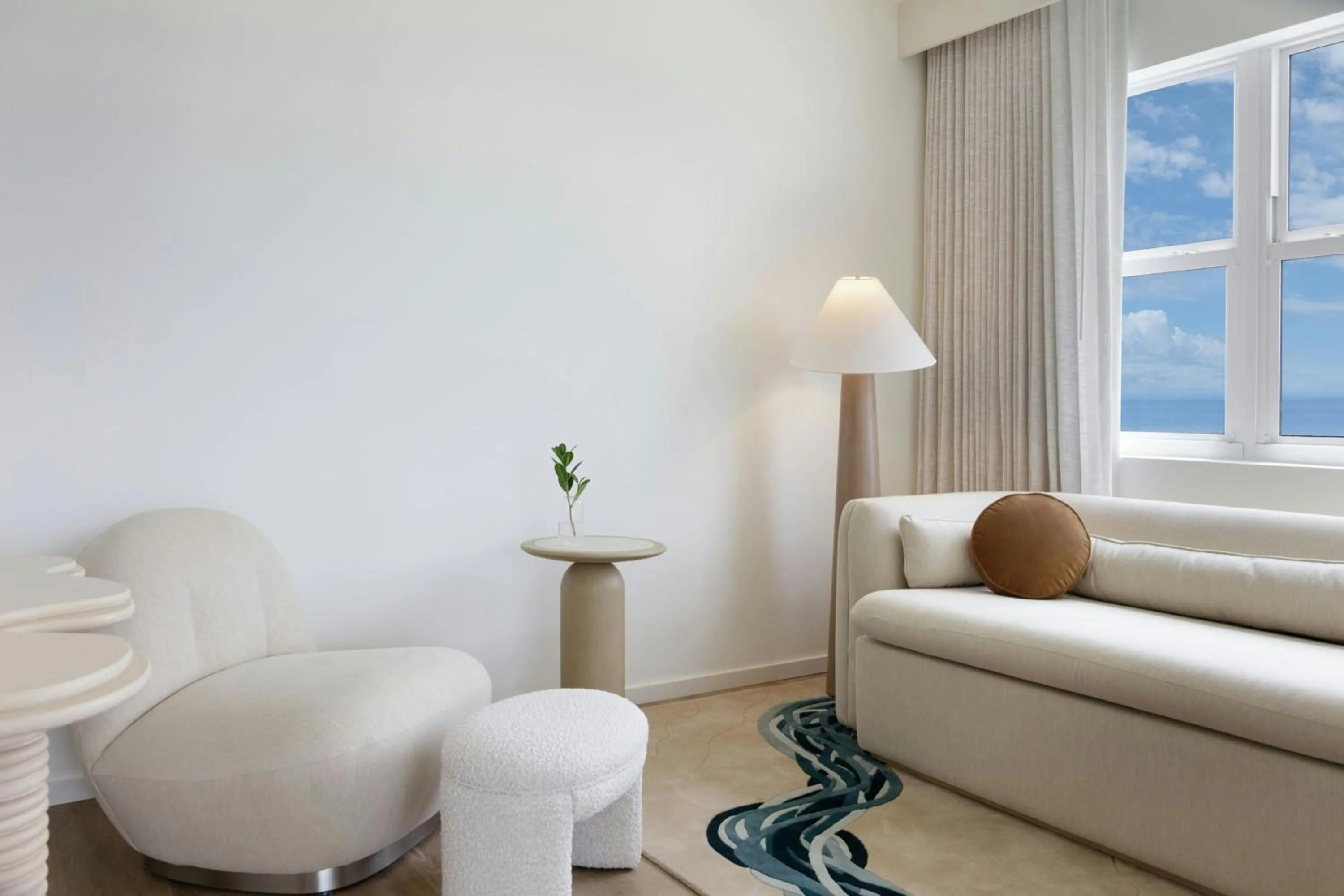 Living room in Fort Lauderdale Marriott Pompano Beach Resort