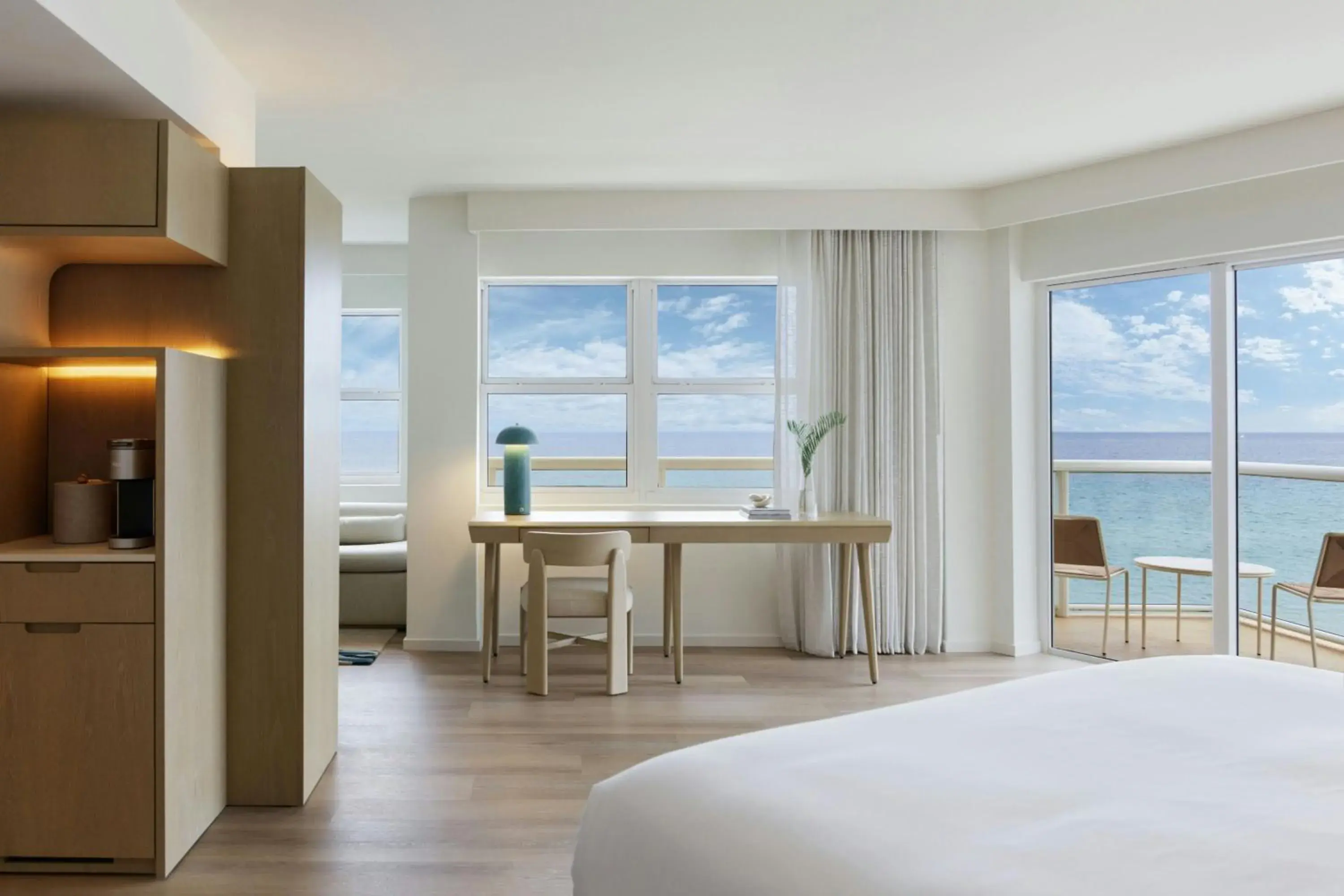 Executive King Suite - Ocean Front in Fort Lauderdale Marriott Pompano Beach Resort Executive King Suite - Ocean Front in Fort Lauderdale Marriott Pompano Beach Resort