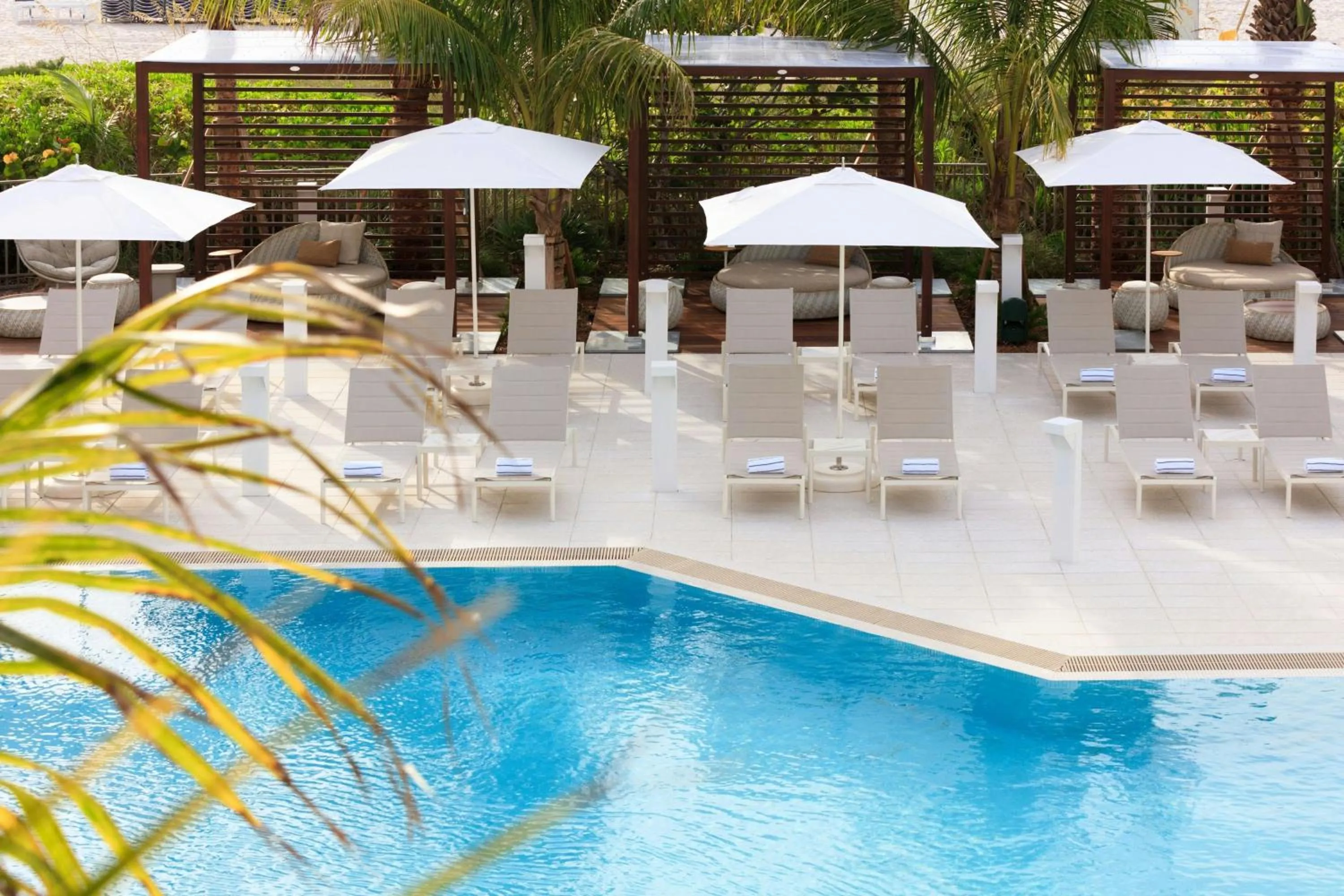 Swimming pool in Fort Lauderdale Marriott Pompano Beach Resort