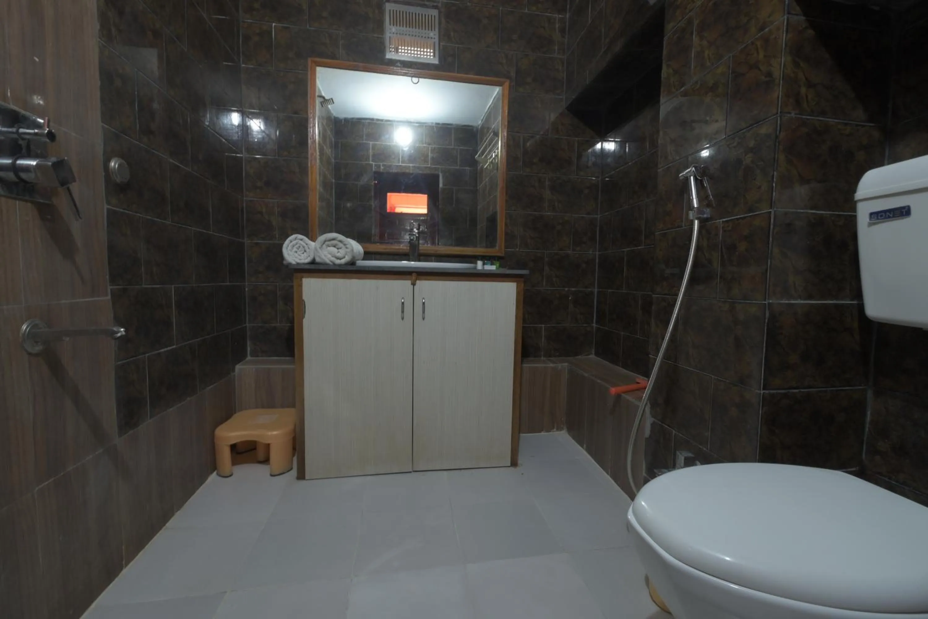 Bathroom in Deepak Hotel & Restaurant