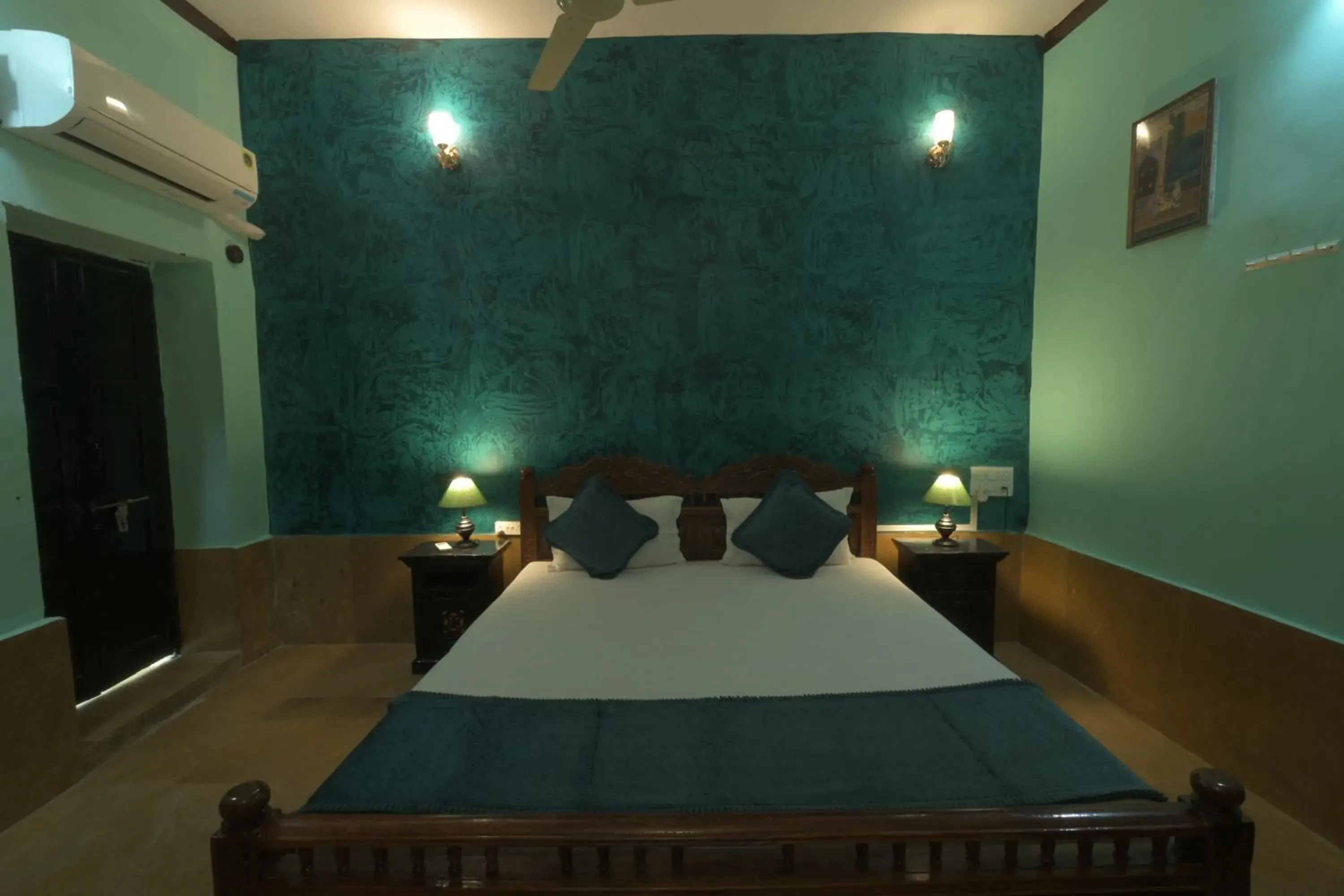 Suite in Deepak Hotel & Restaurant Suite in Deepak Hotel & Restaurant