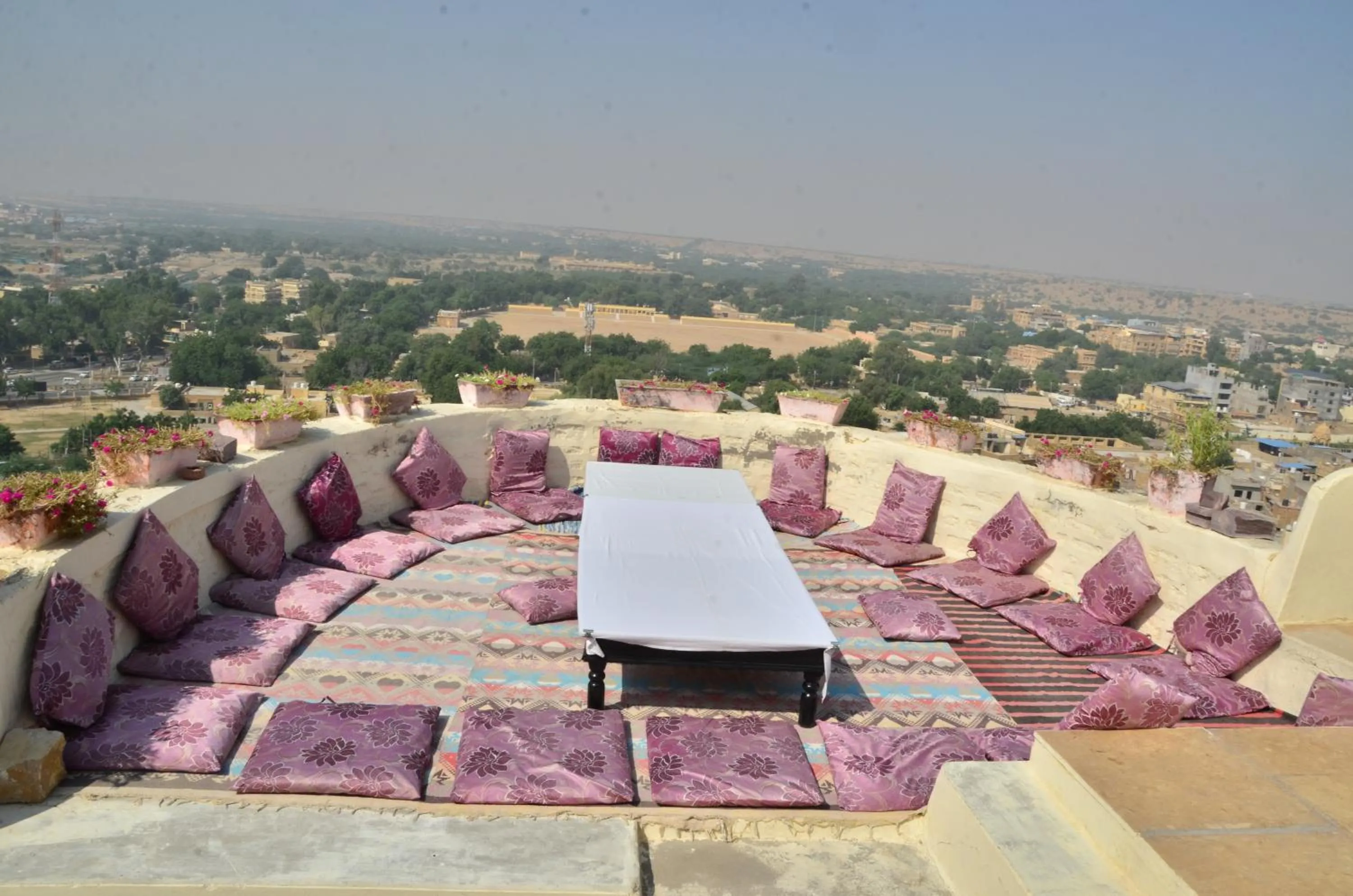 Restaurant/places to eat in Deepak Hotel & Restaurant