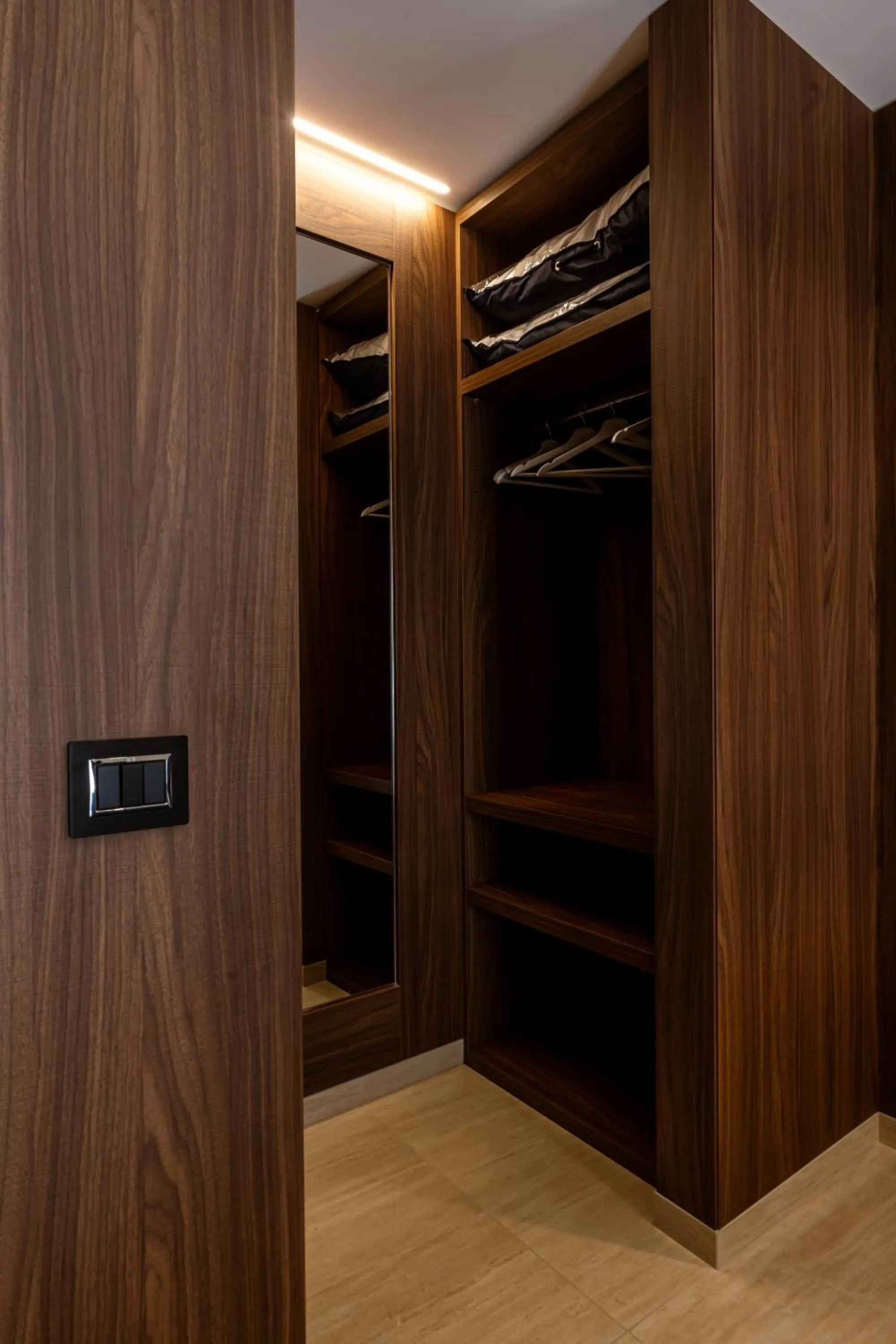 wardrobe in Hotel Bellavista