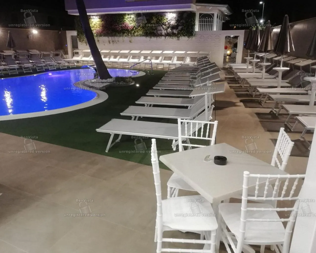 Swimming pool in Hotel Bellavista