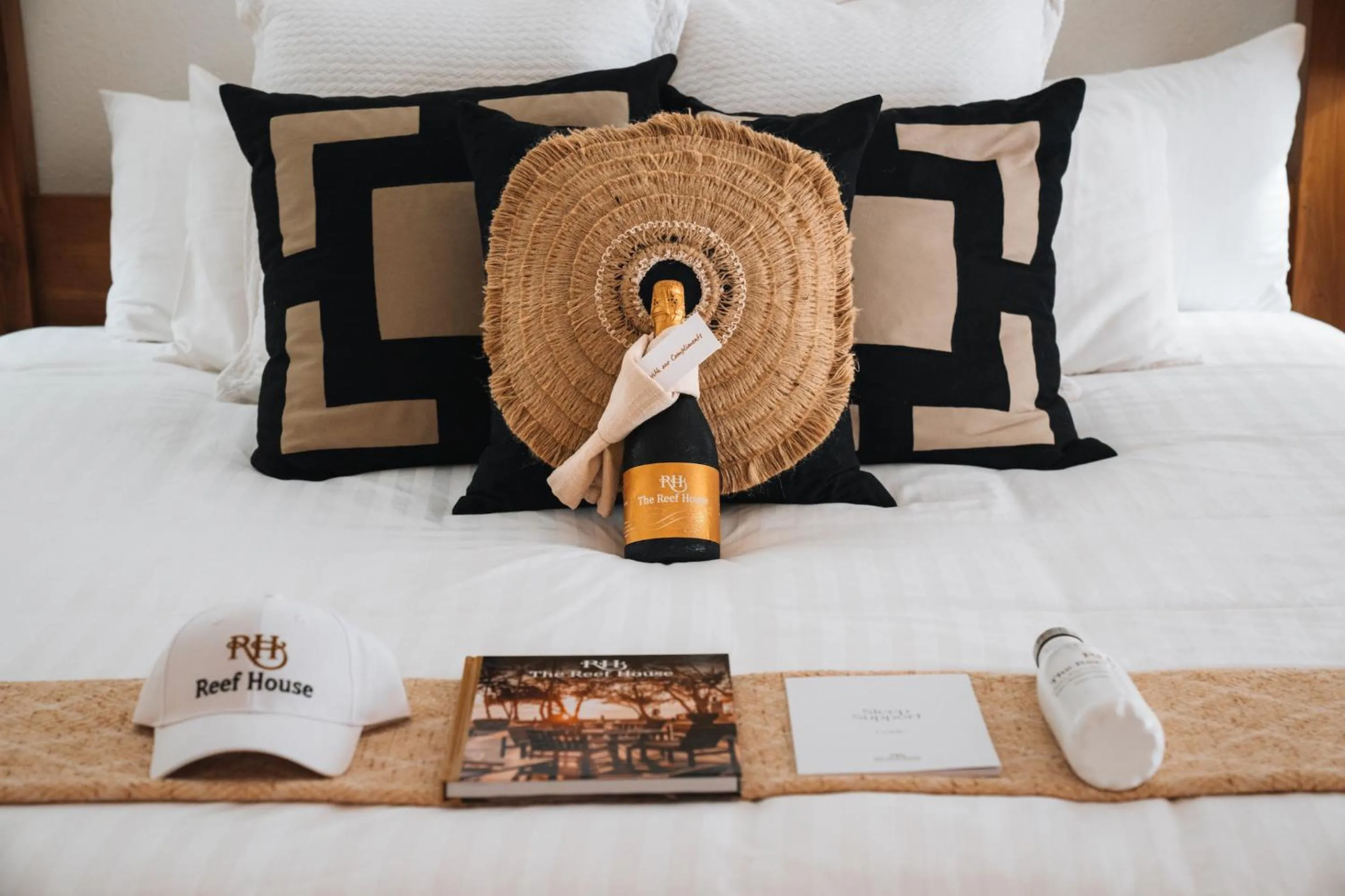 Bed in The Reef House Adults Retreat - Enjoy 28 Complimentary Inclusions