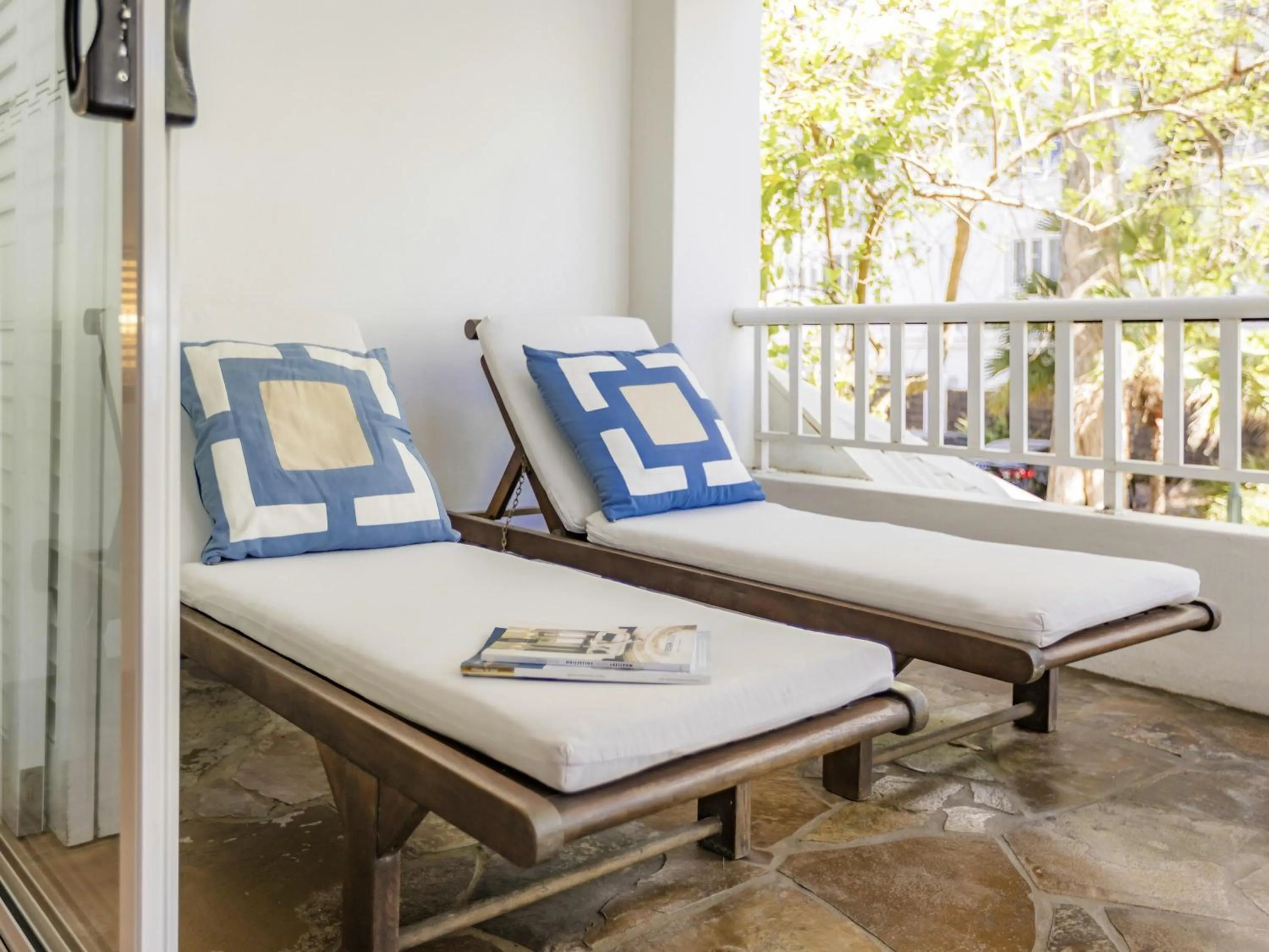 Seating area in The Reef House Adults Retreat - Enjoy 28 Complimentary Inclusions