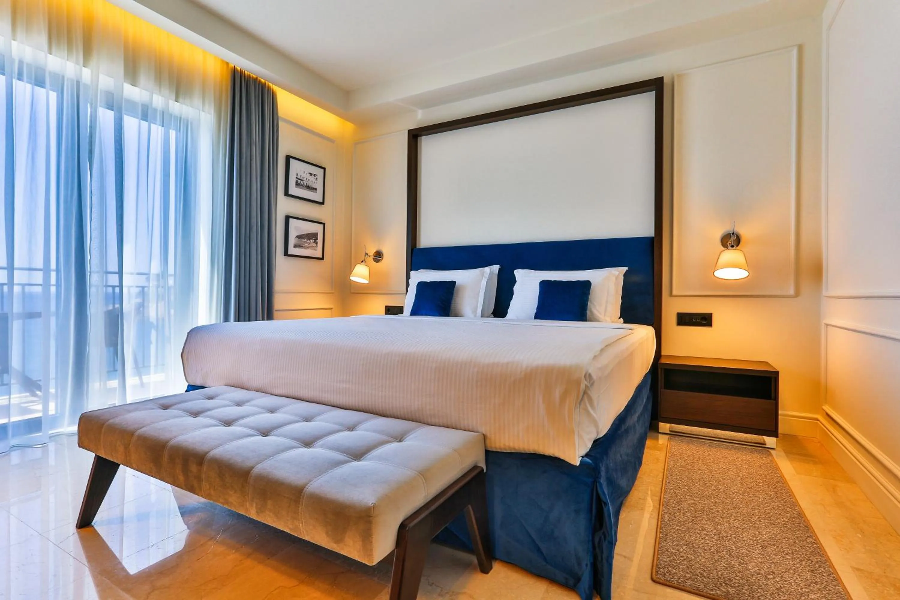 Bedroom, Bed in Hotel California by Aycon