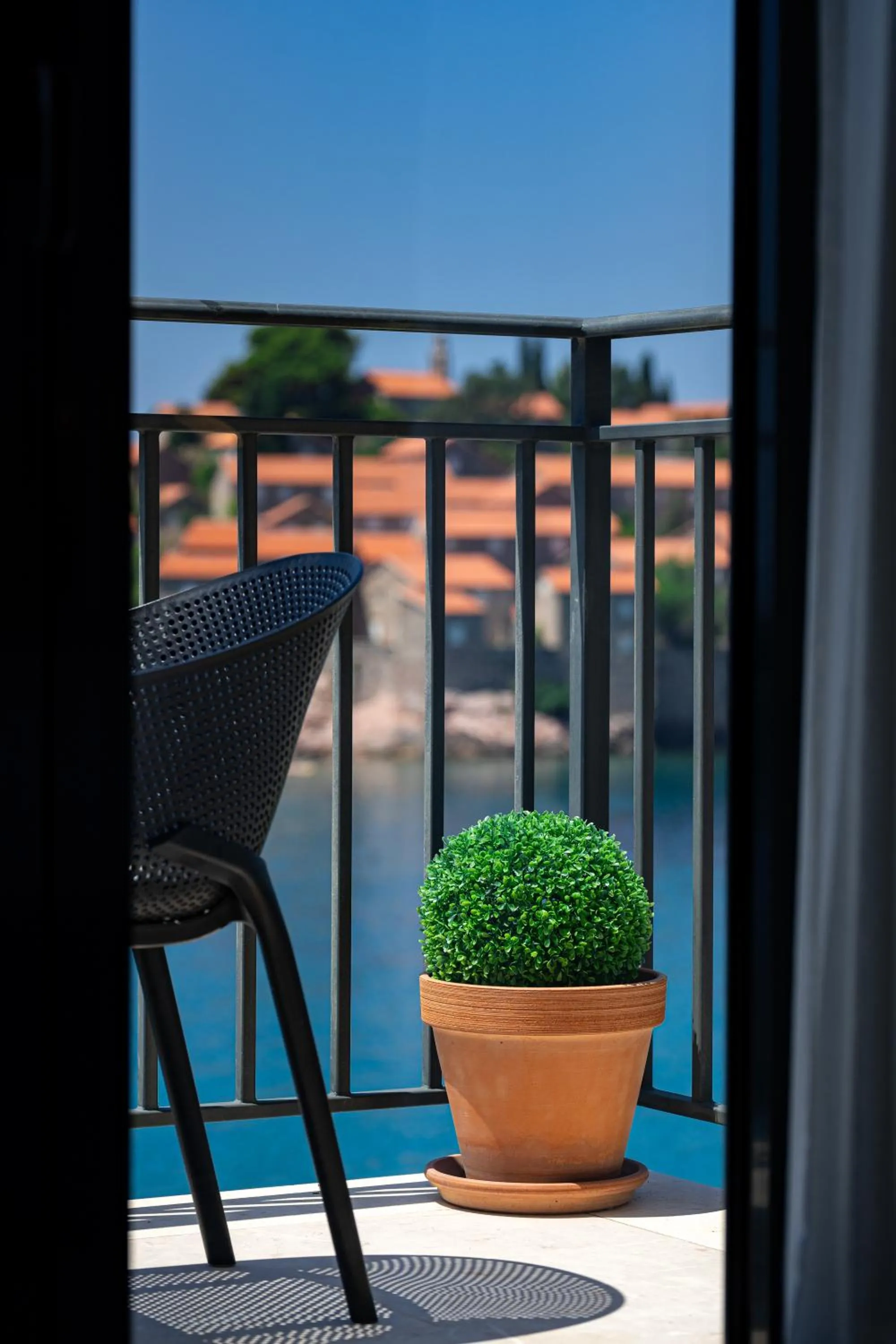 Balcony/Terrace in Hotel California by Aycon
