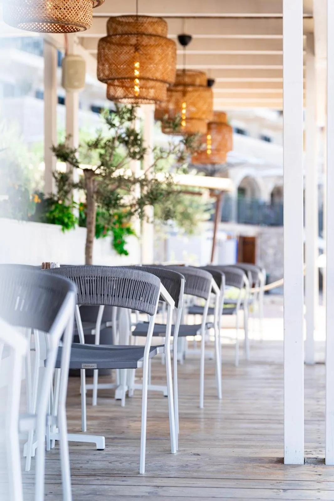 Beach in Hotel California by Aycon