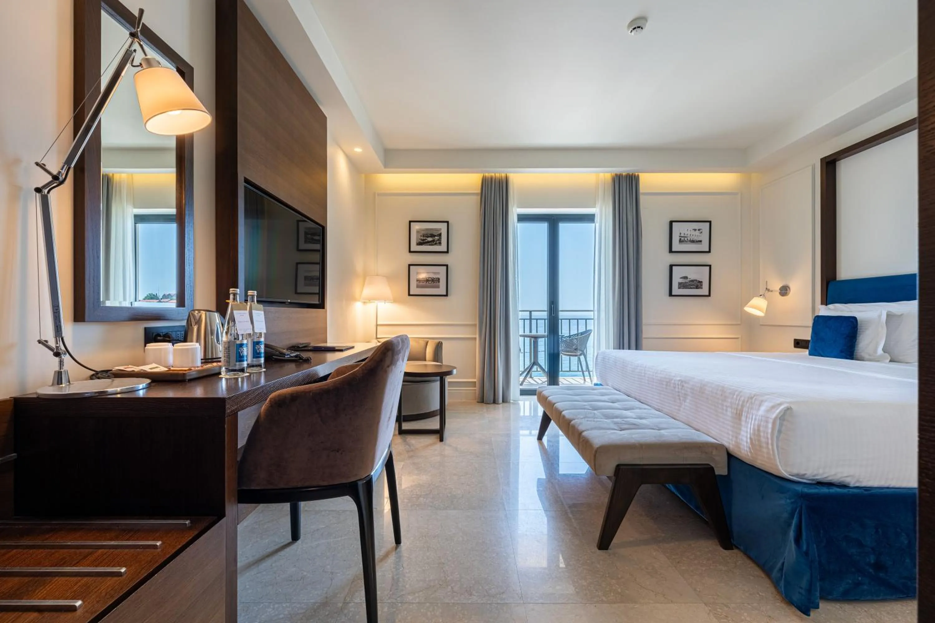 Photo of the whole room, Bed in Hotel California by Aycon