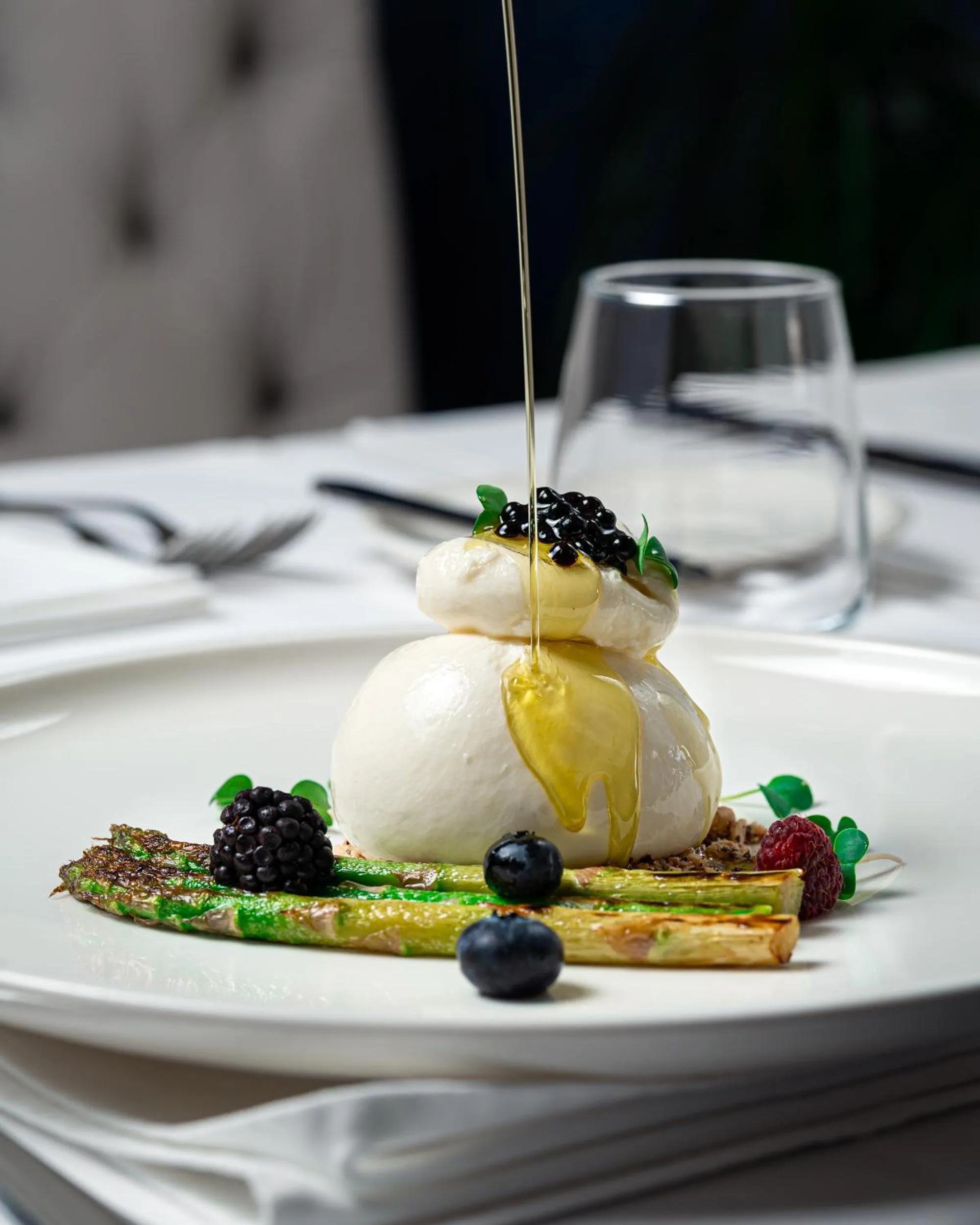 Food and drinks in Hotel California by Aycon