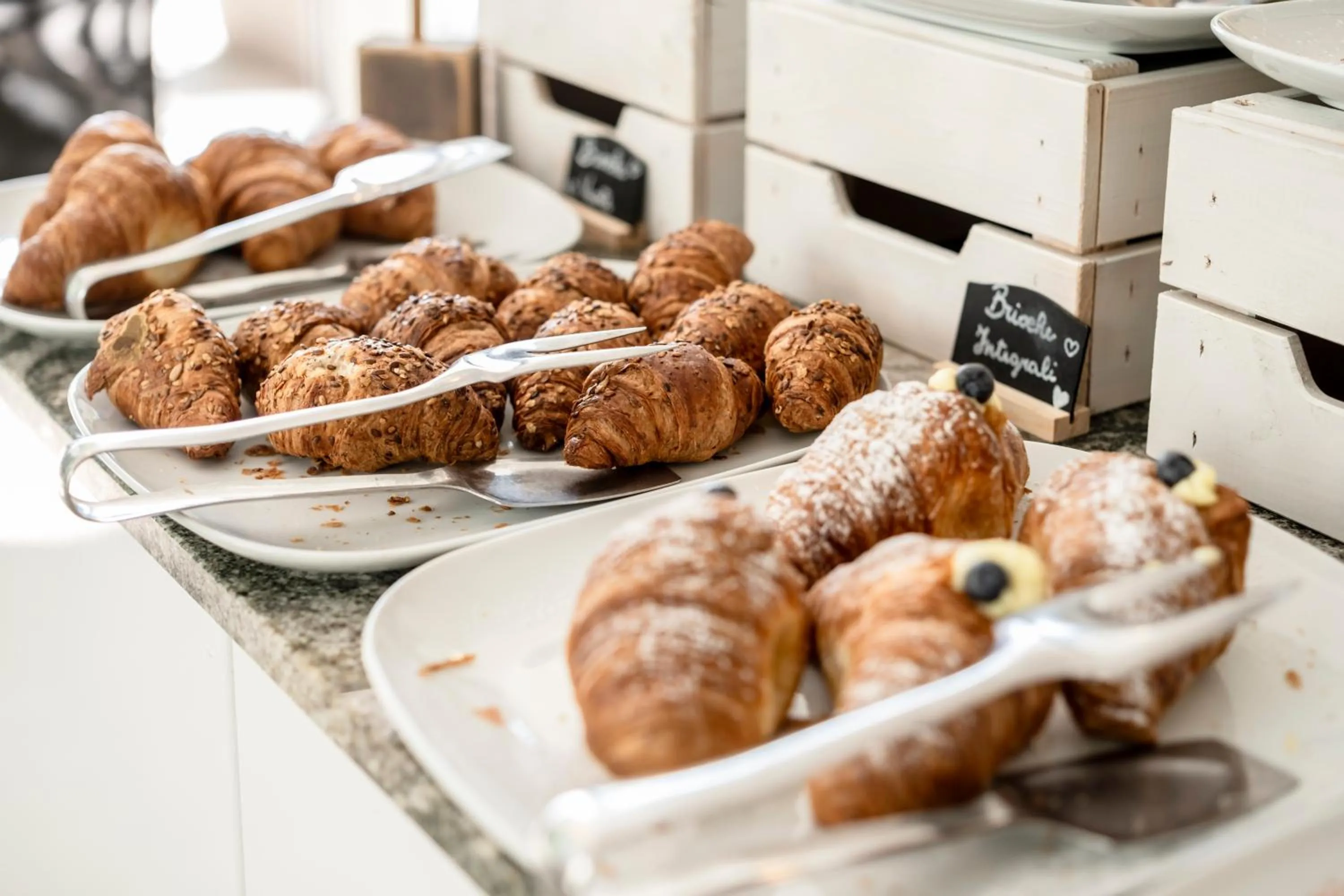 Breakfast in Hotel Atlas