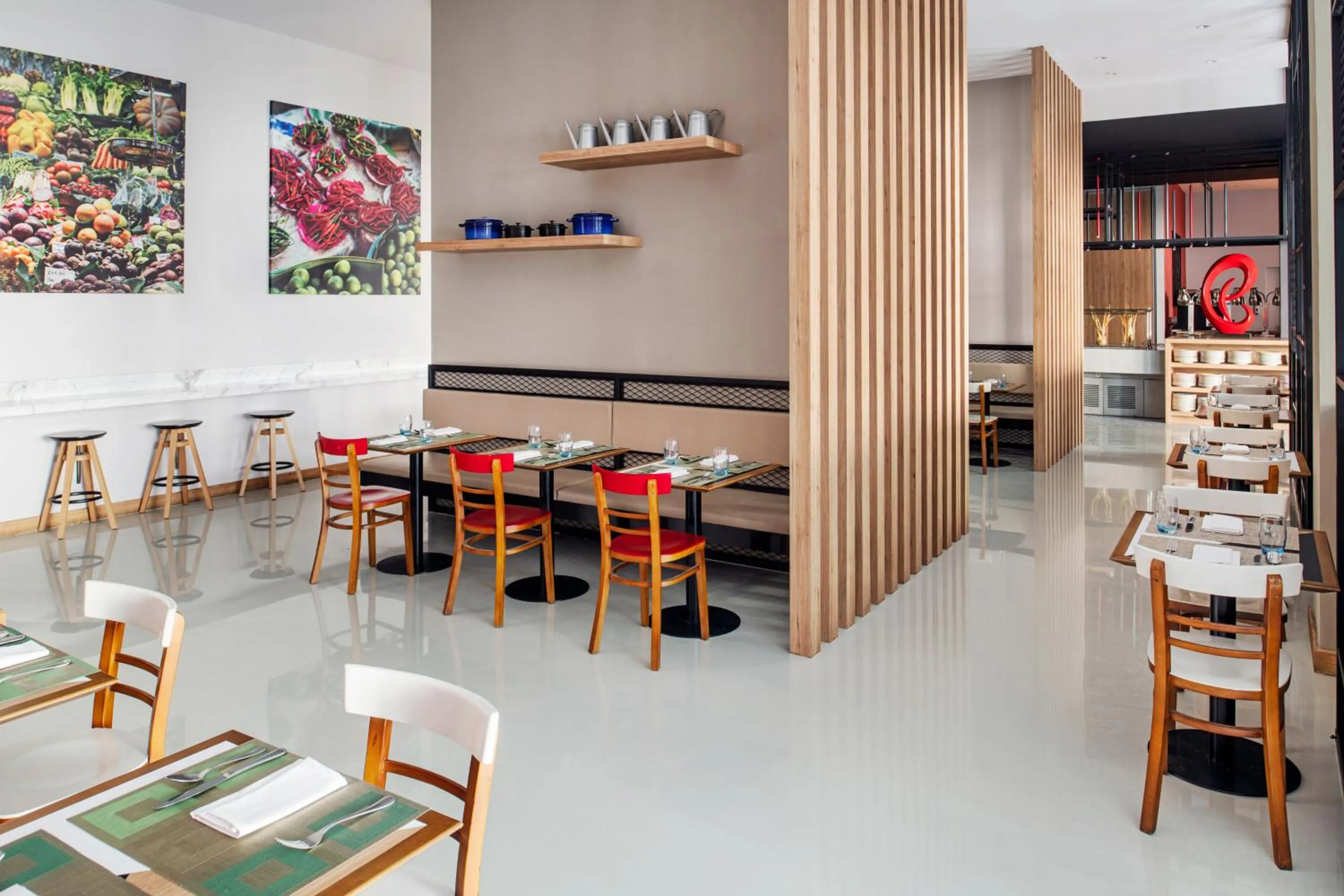 Restaurant/places to eat in Ibis Al Barsha