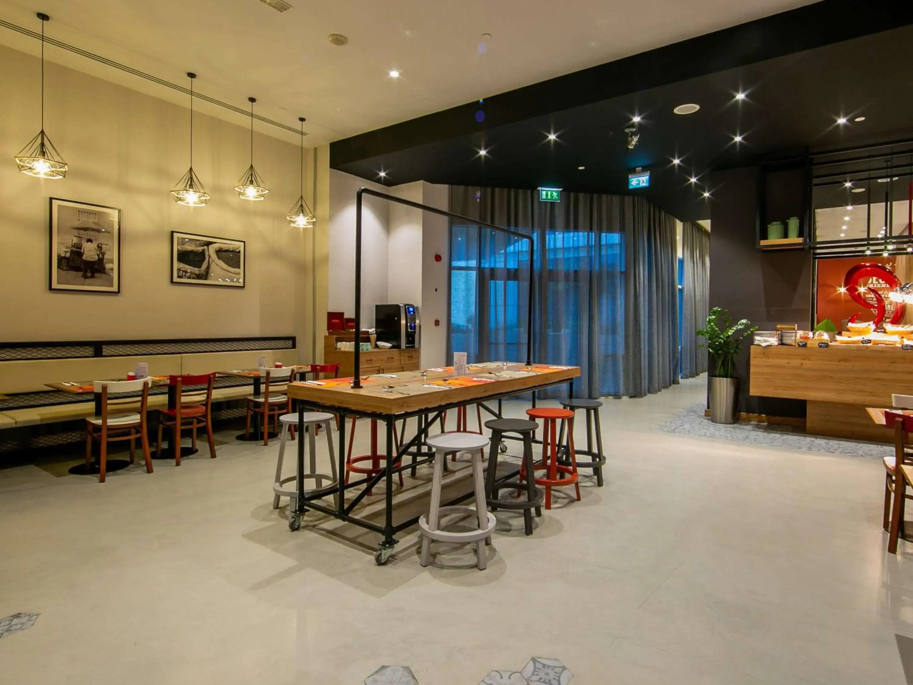 Restaurant/places to eat in Ibis Al Barsha Restaurant/places to eat in Ibis Al Barsha