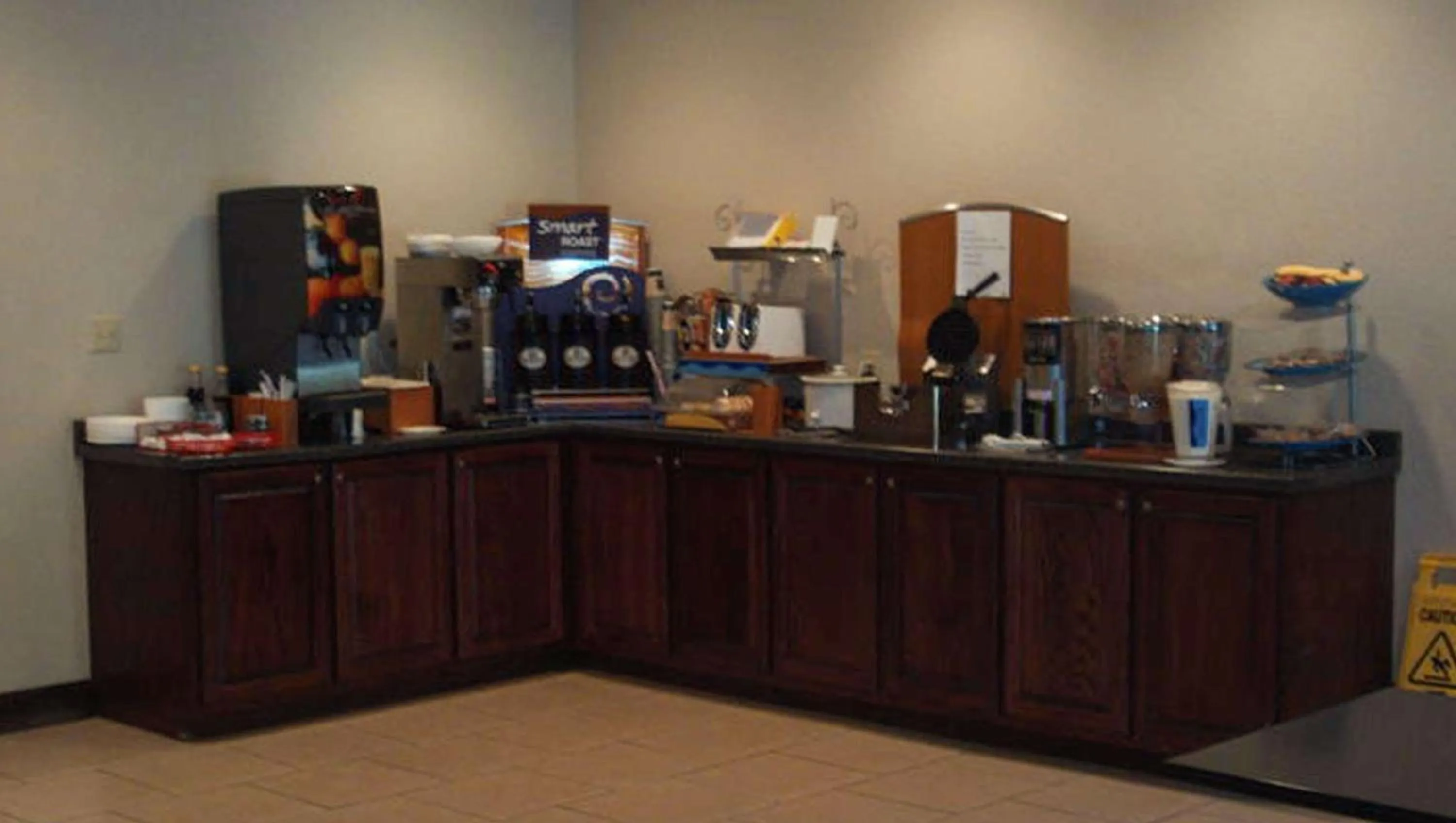 Breakfast in Western Motel Inn and Suites Hazelhurst