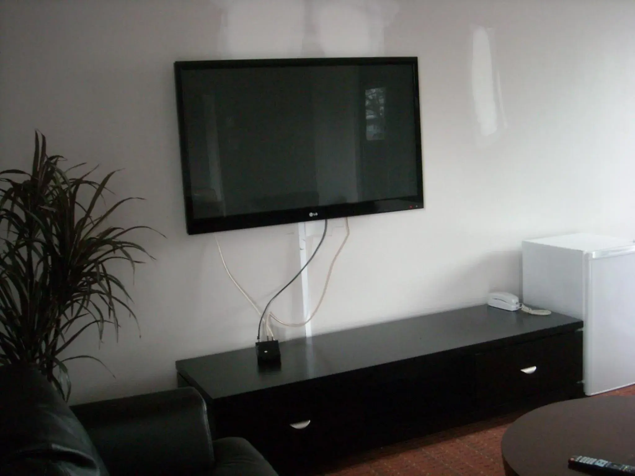 TV and multimedia, TV/Entertainment Center in Grand Motel Saint-Hubert