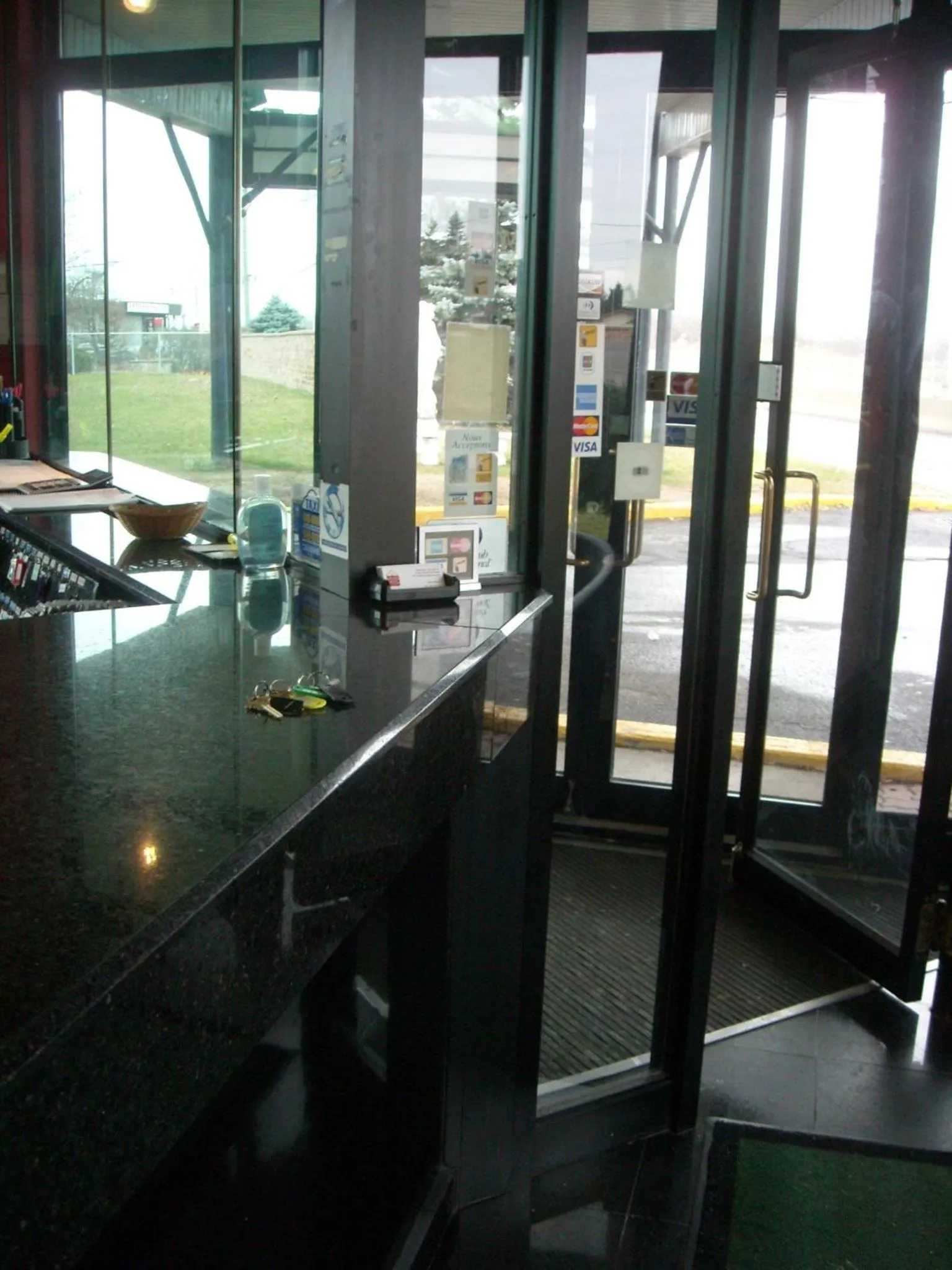 Lounge or bar in Grand Motel Saint-Hubert