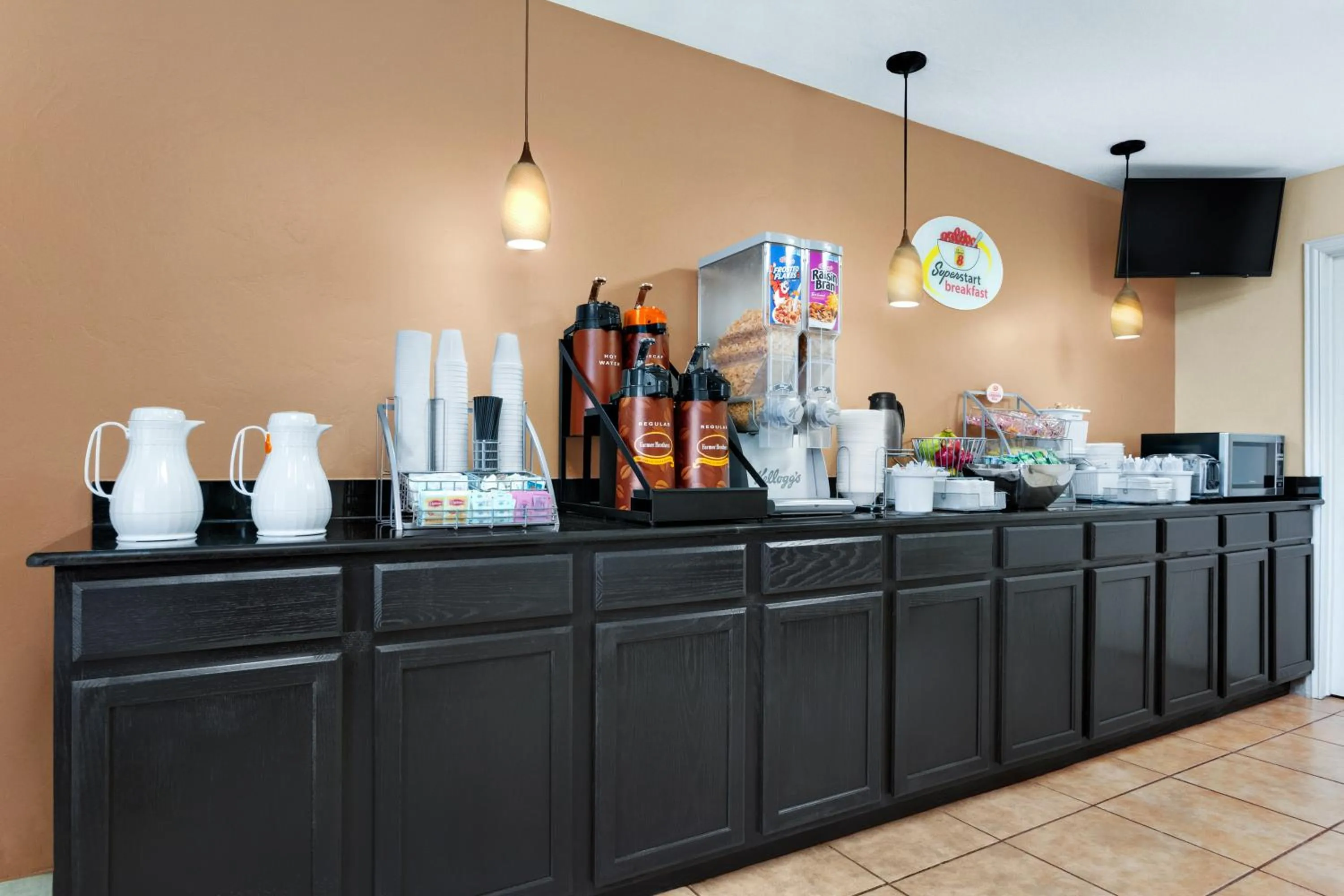 Coffee/tea facilities in Super 8 by Wyndham Fort Worth TX