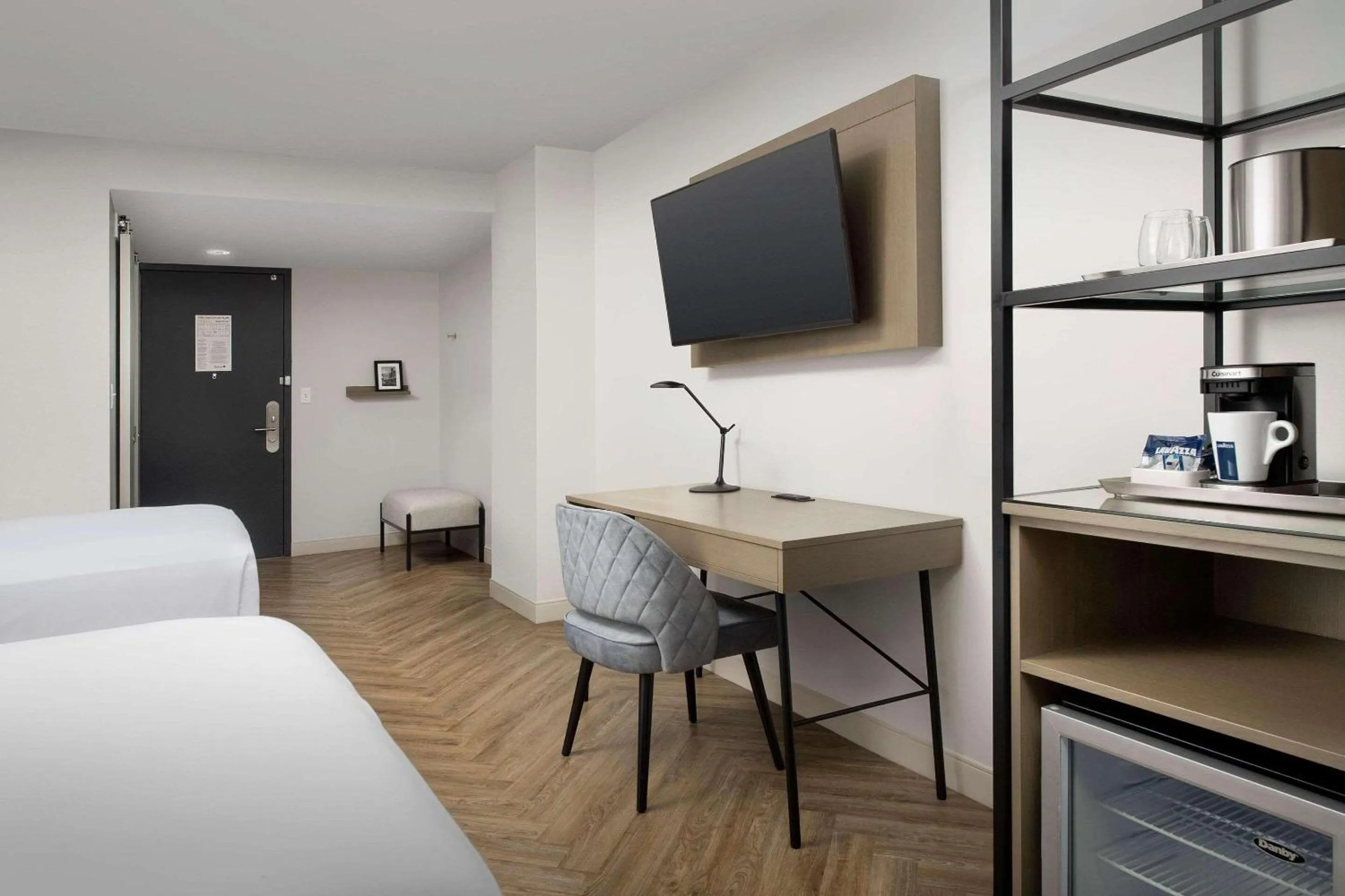 Bedroom, Bed in Radisson Blu Fargo