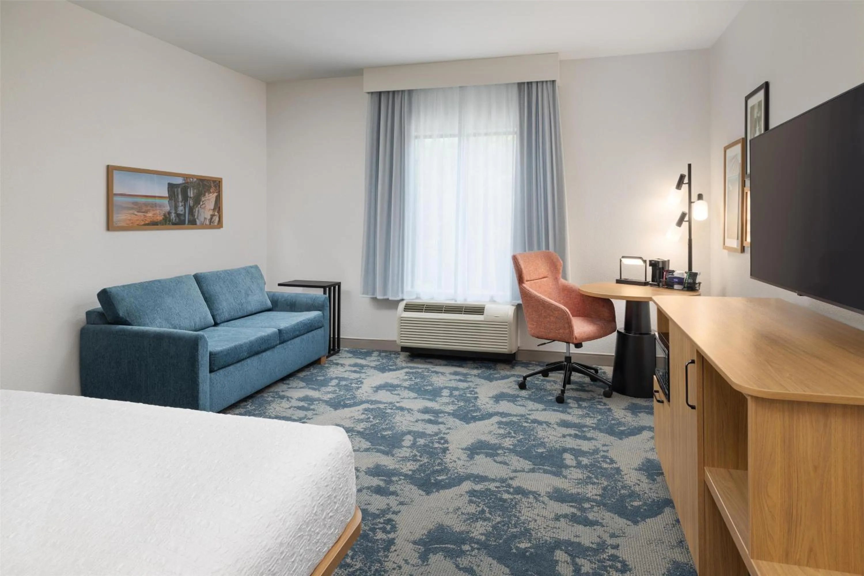 Living room, Bed in Hampton Inn Chattanooga West/Lookout Mountain