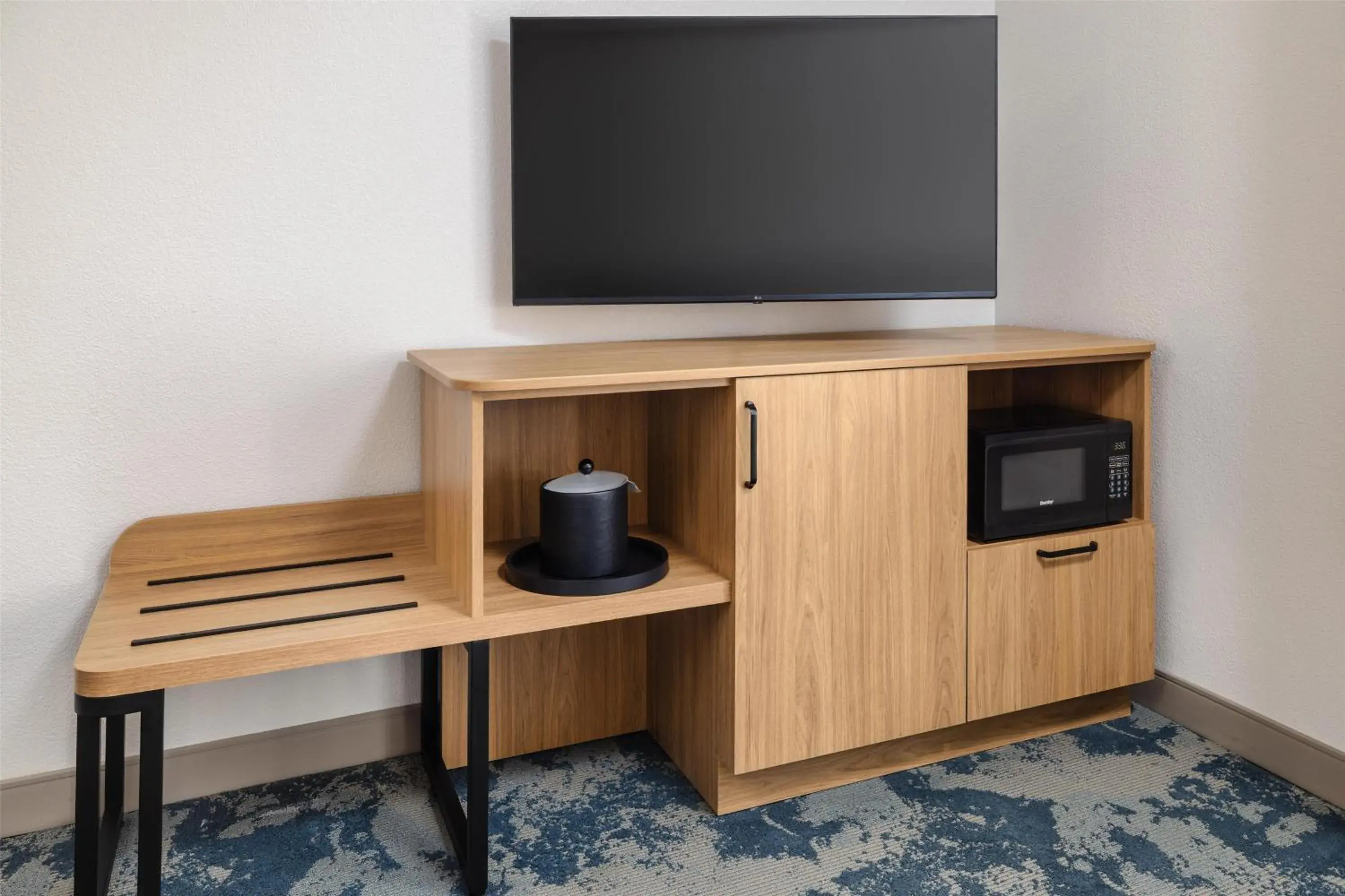 Photo of the whole room in Hampton Inn Chattanooga West/Lookout Mountain Photo of the whole room in Hampton Inn Chattanooga West/Lookout Mountain