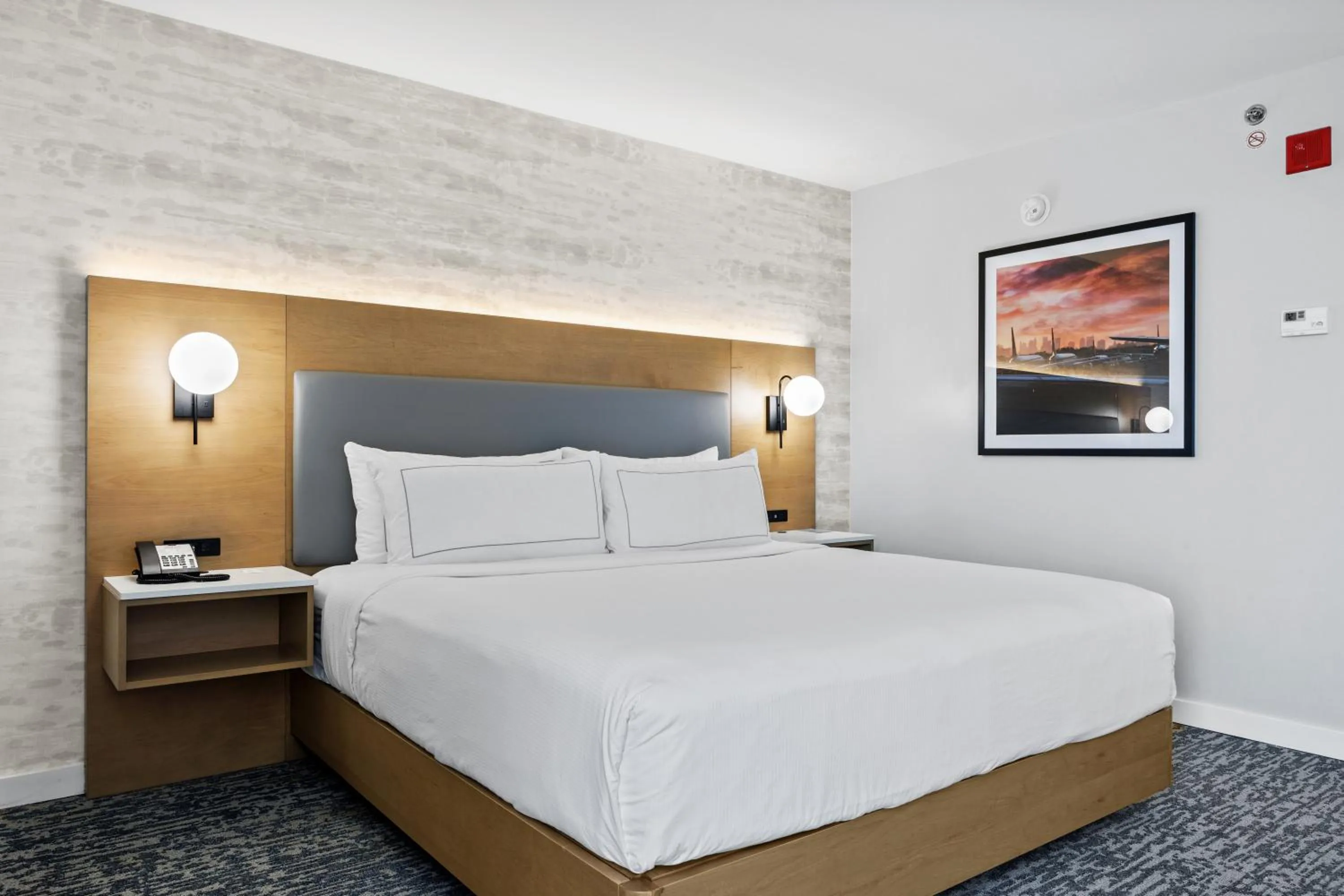 Bed in Radisson Hotel JFK Airport