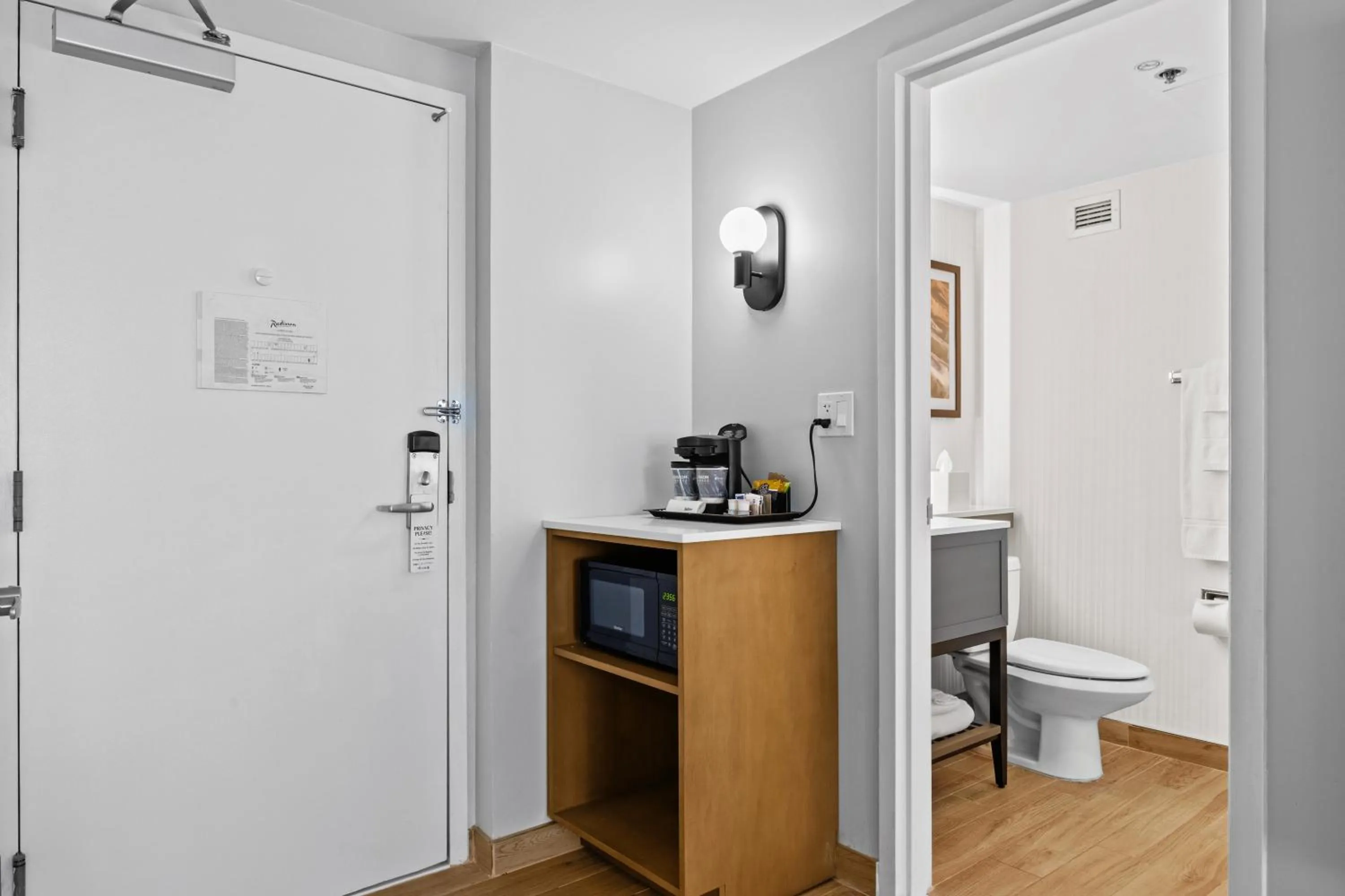 Coffee/tea facilities in Radisson Hotel JFK Airport