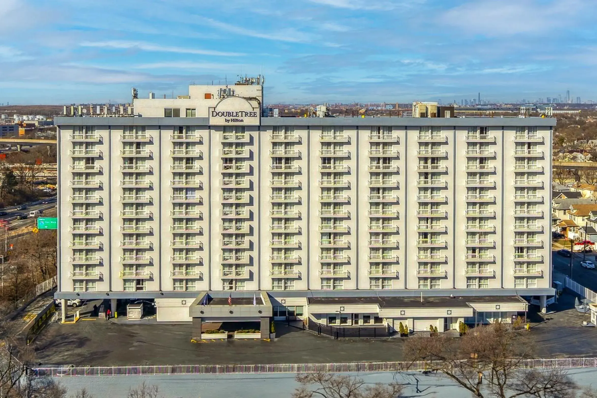 Property building in Radisson Hotel JFK Airport Property building in Radisson Hotel JFK Airport