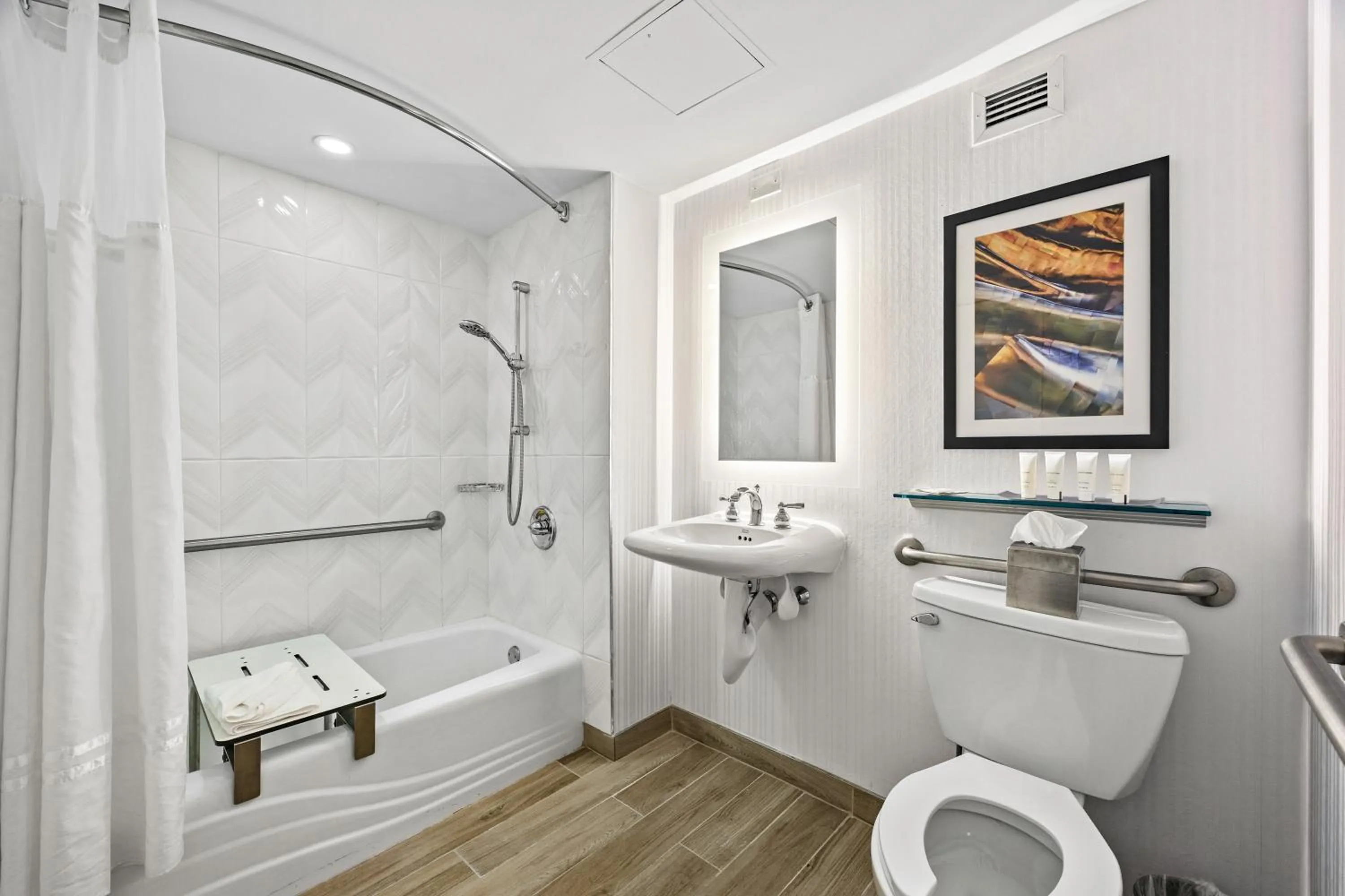 Bathroom in Radisson Hotel JFK Airport