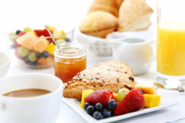Continental breakfast in Radisson Hotel JFK Airport