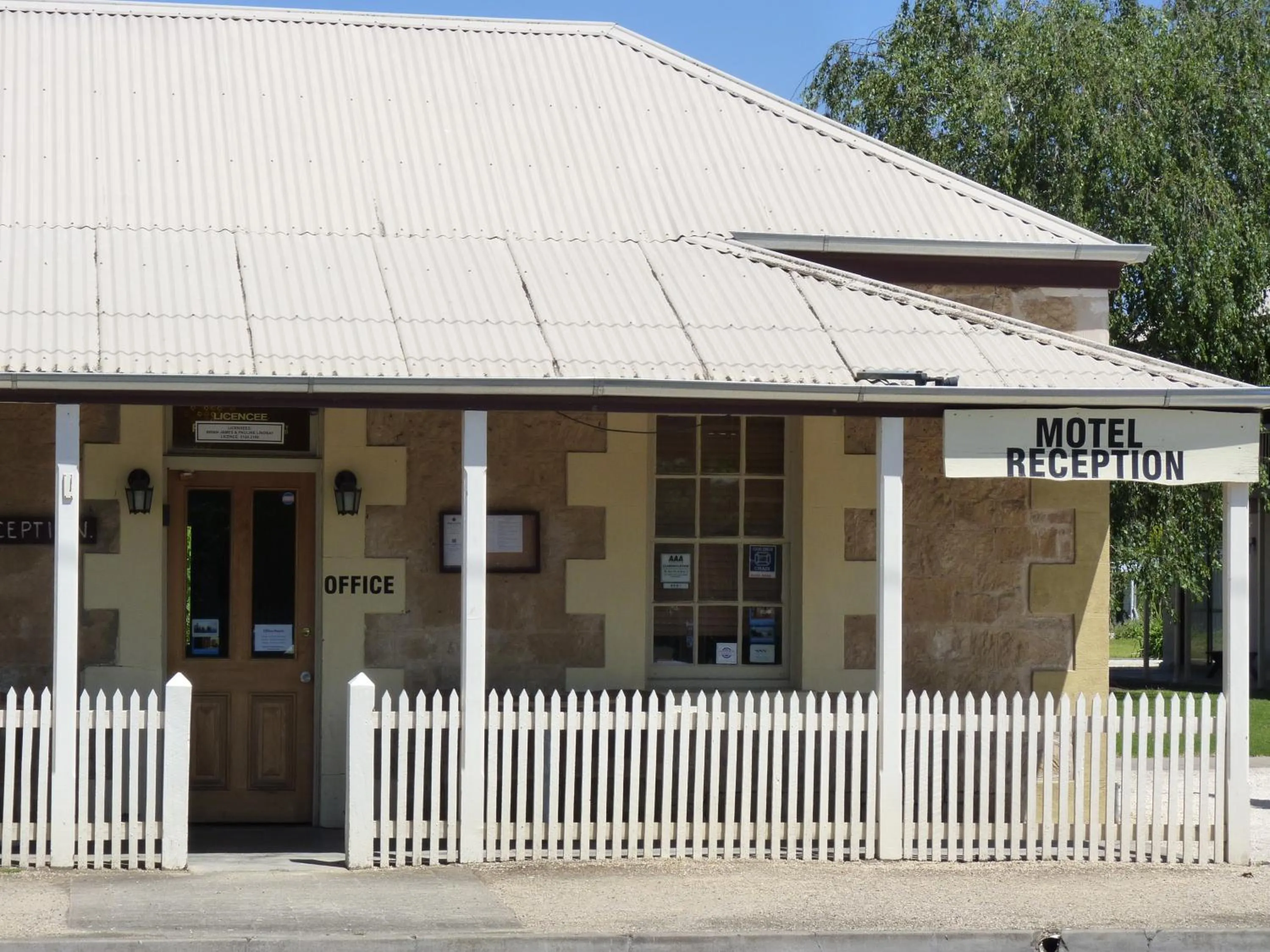 Facade/entrance in Coonawarra Motor Lodge