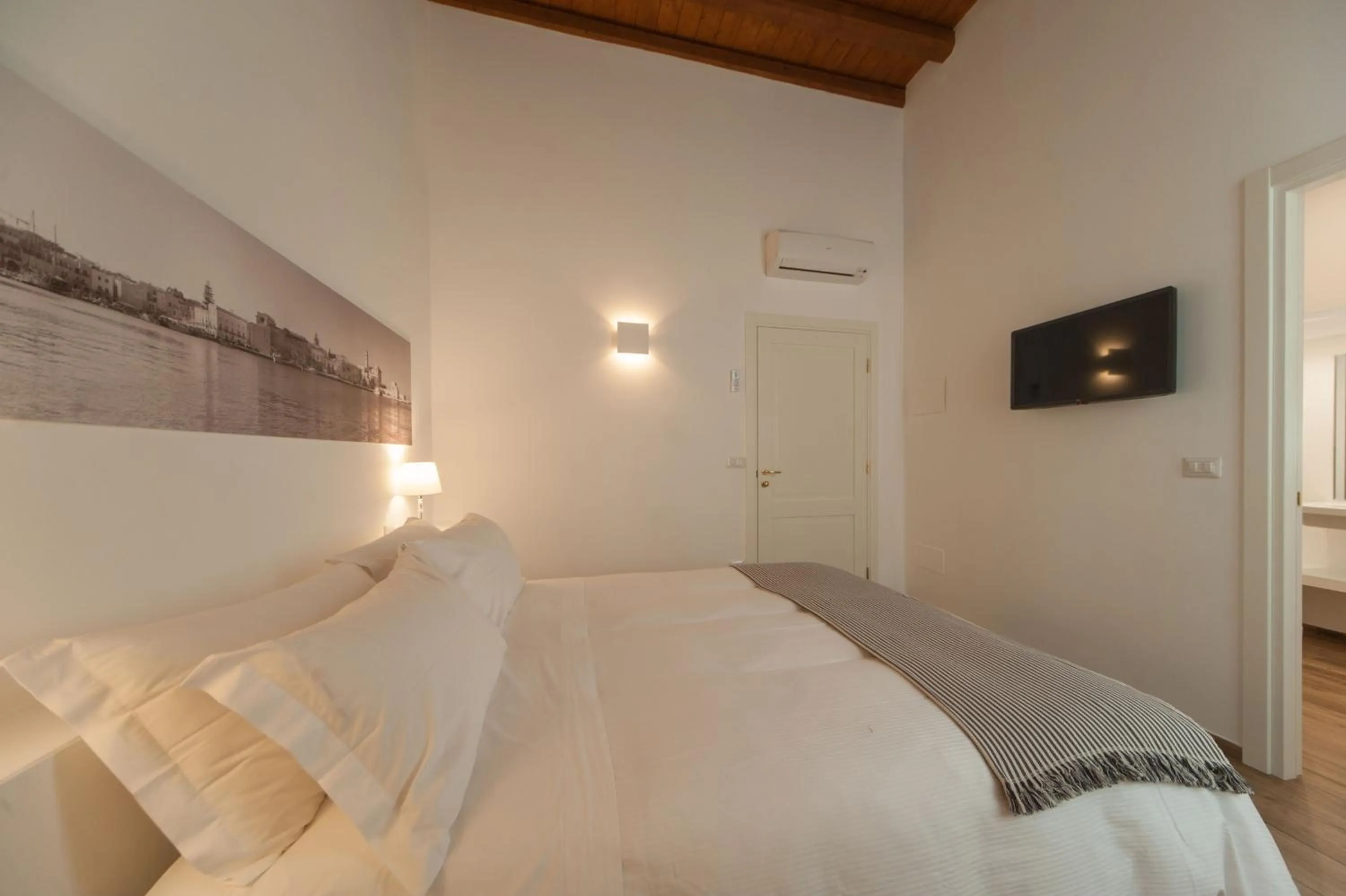 TV and multimedia, Bed in La Soffitta Covelli