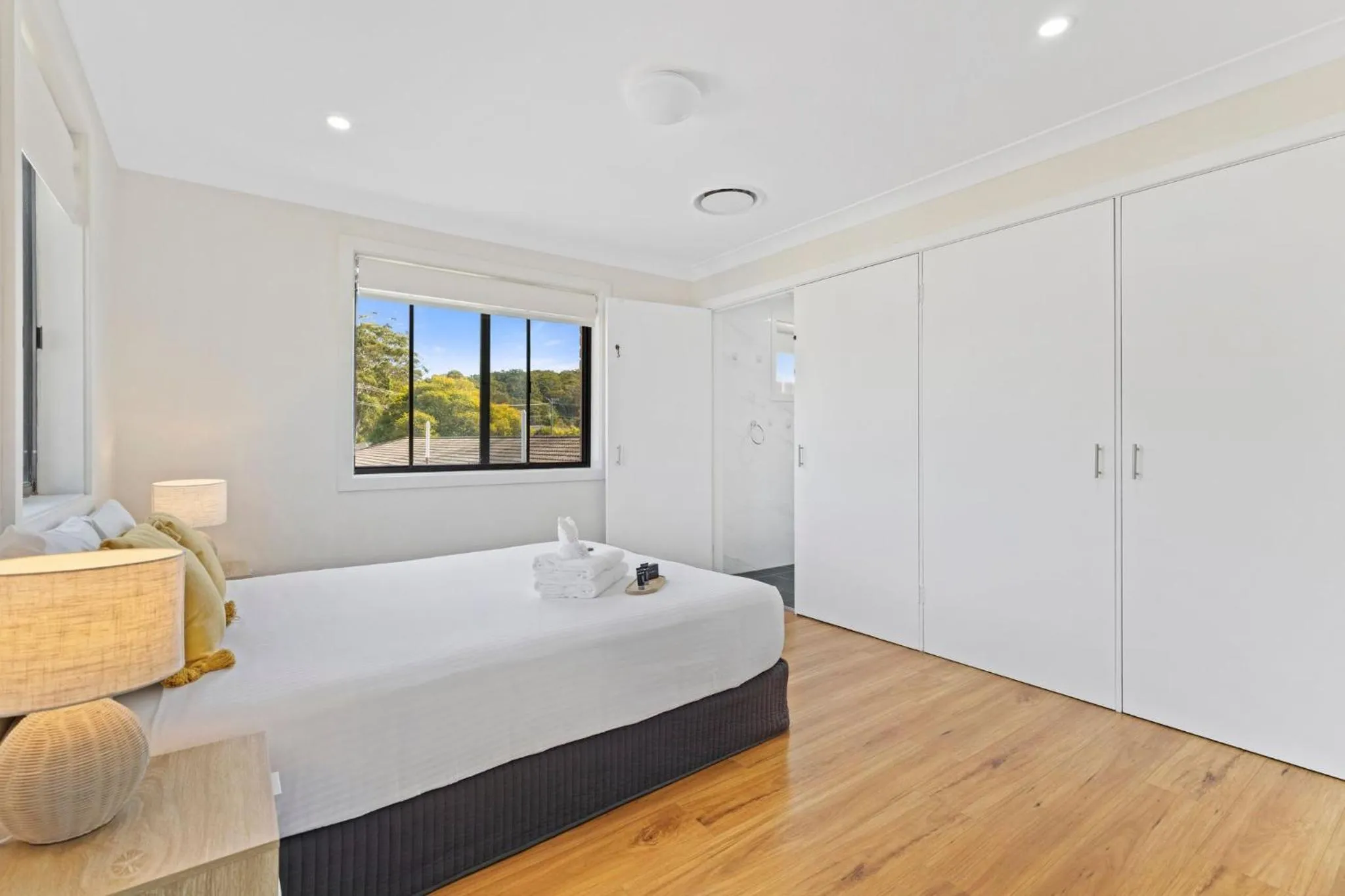 Bed in Lemon Tree Passage Motel