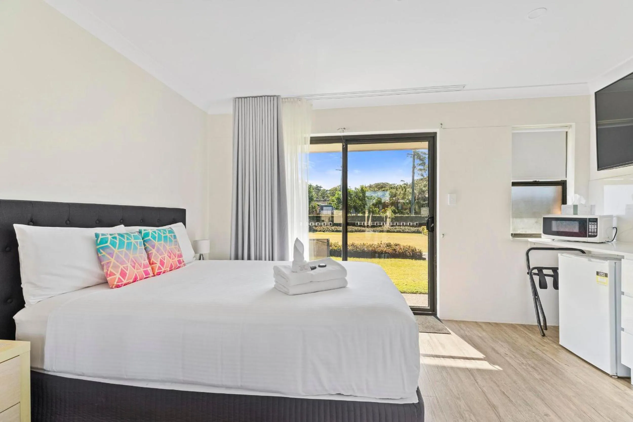 Bed in Lemon Tree Passage Motel