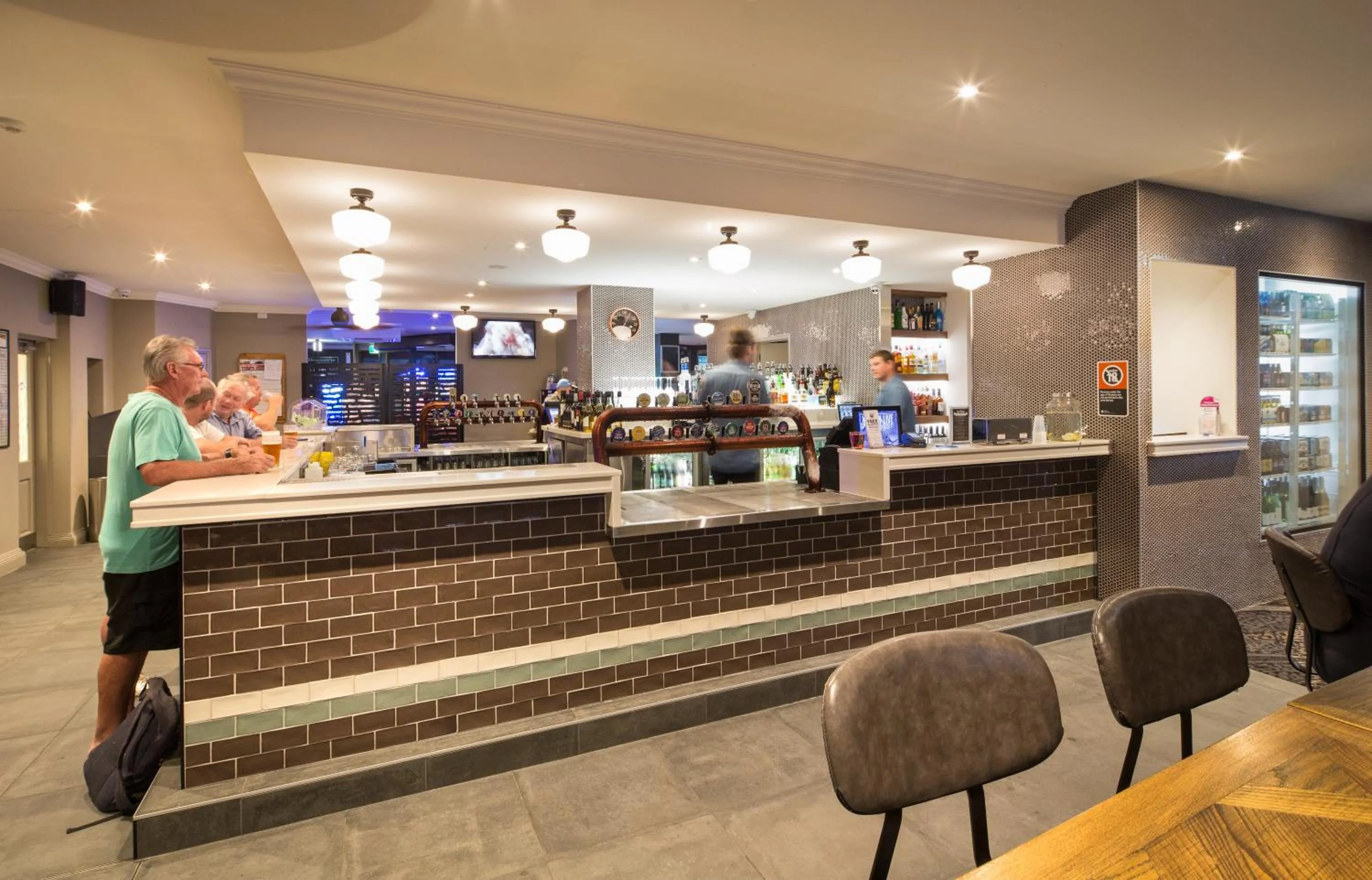 Lounge or bar in Bayview Hotel Woy Woy
