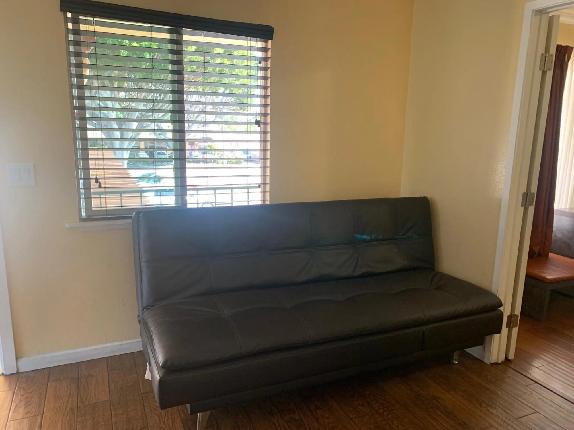 Seating area in Oasis Inn and Suites