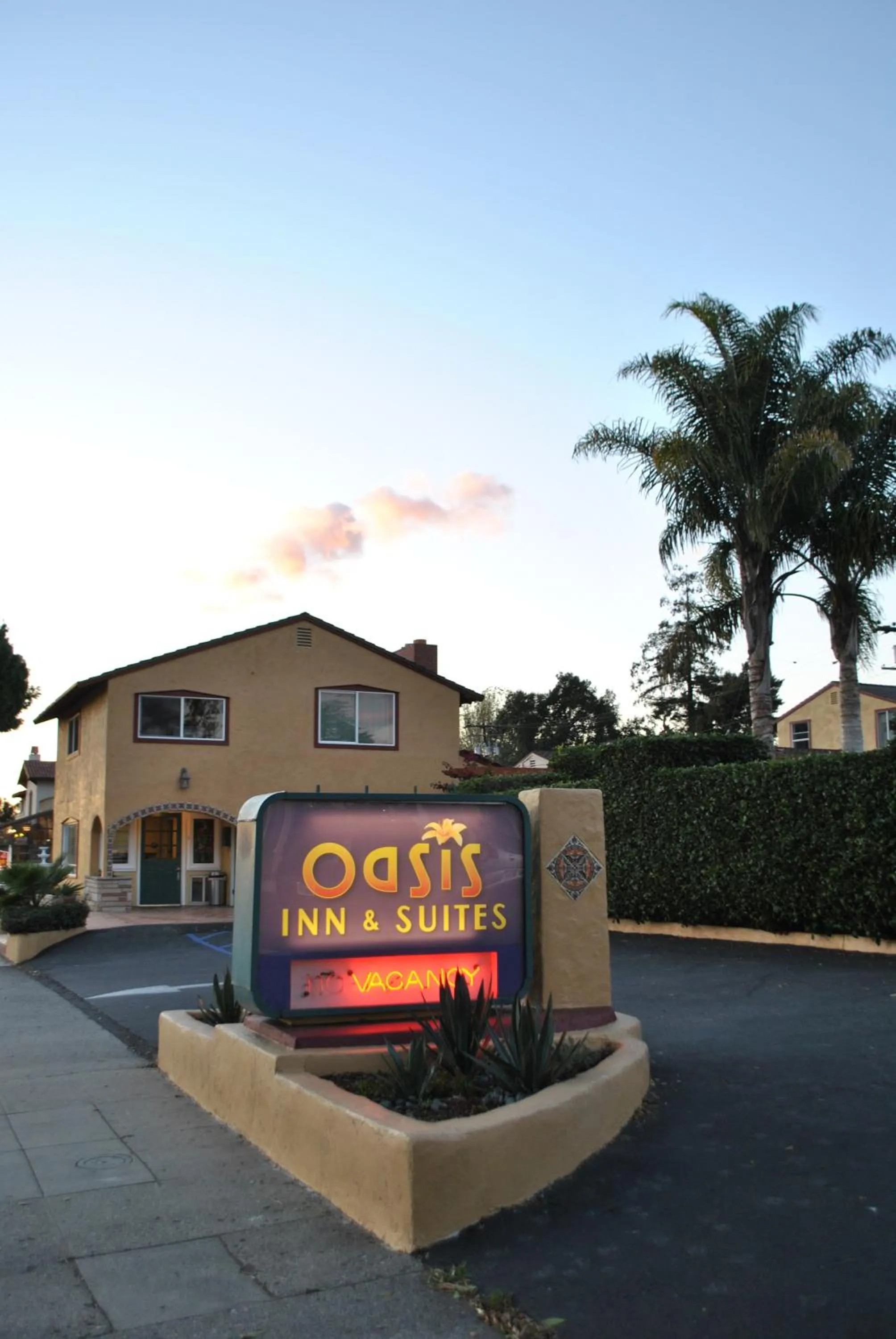 Facade/entrance in Oasis Inn and Suites