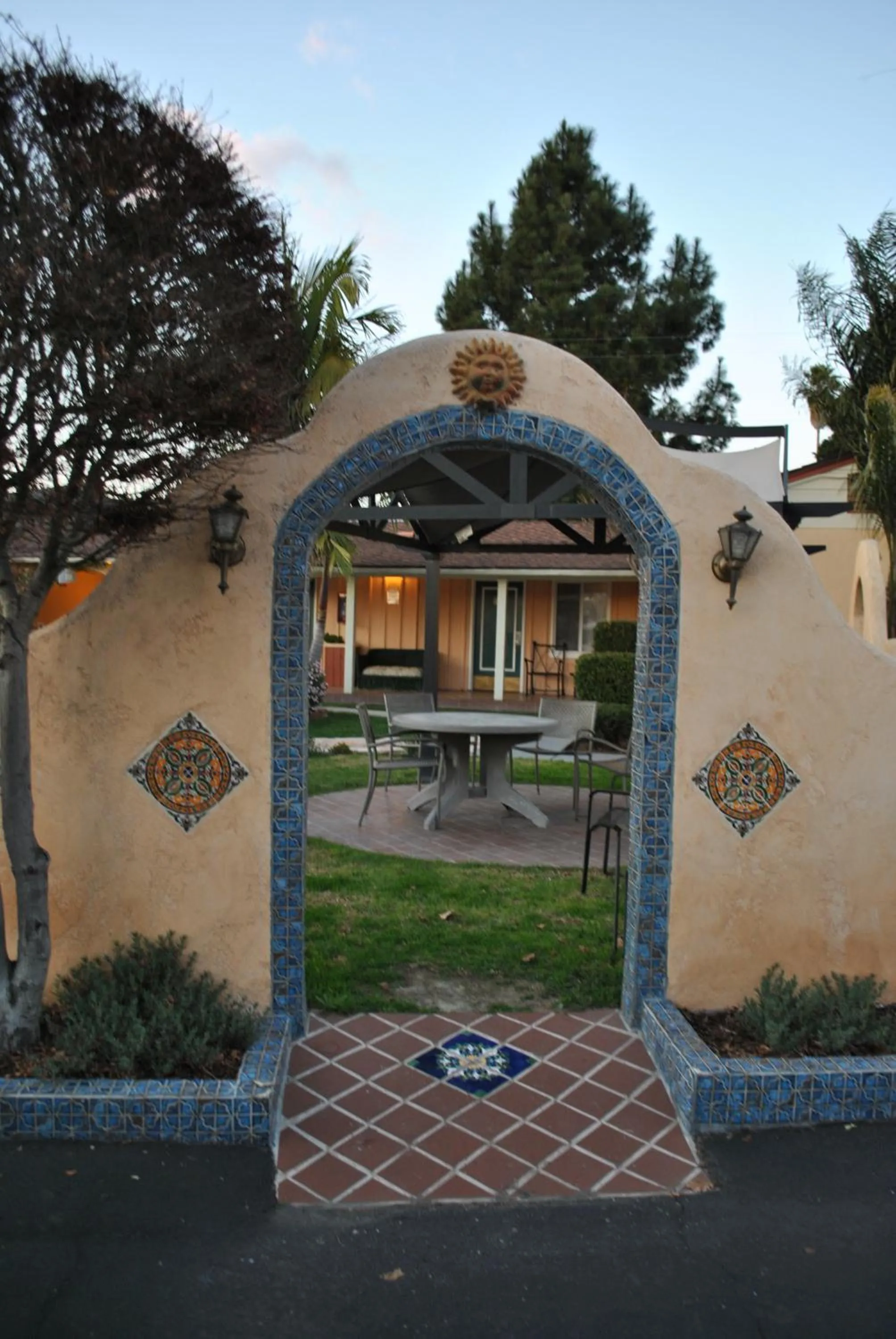 Facade/entrance in Oasis Inn and Suites