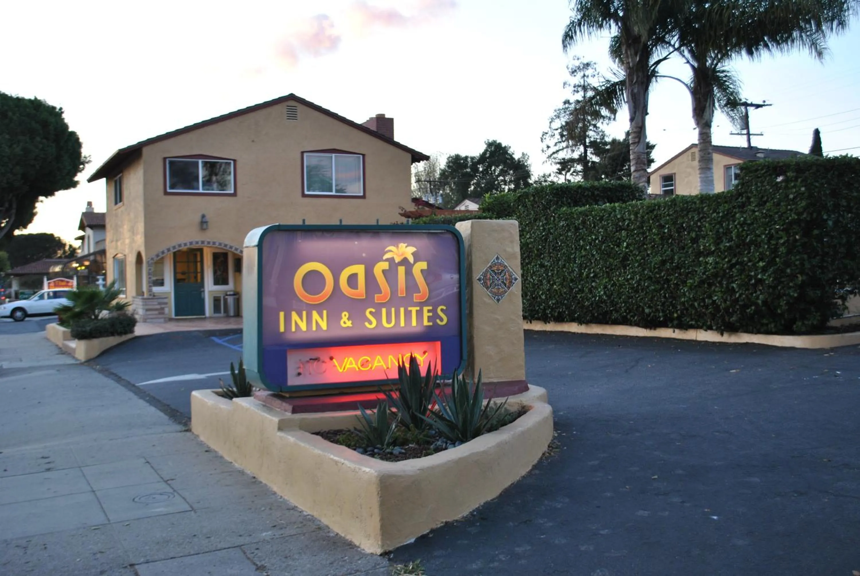 Facade/entrance in Oasis Inn and Suites