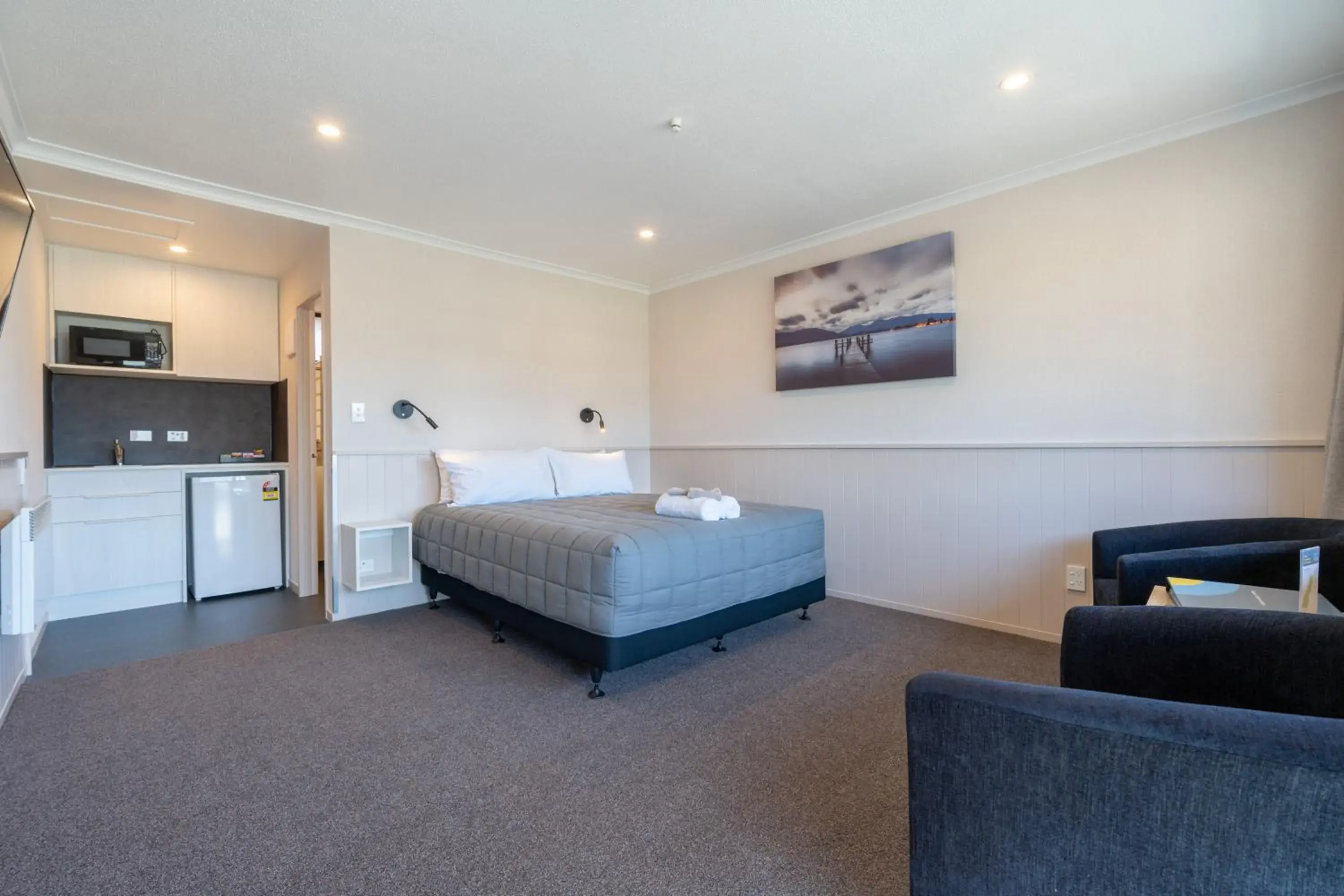 Superior Queen Room in Te Anau Top 10 Holiday Park and Motels Superior Queen Room in Te Anau Top 10 Holiday Park and Motels