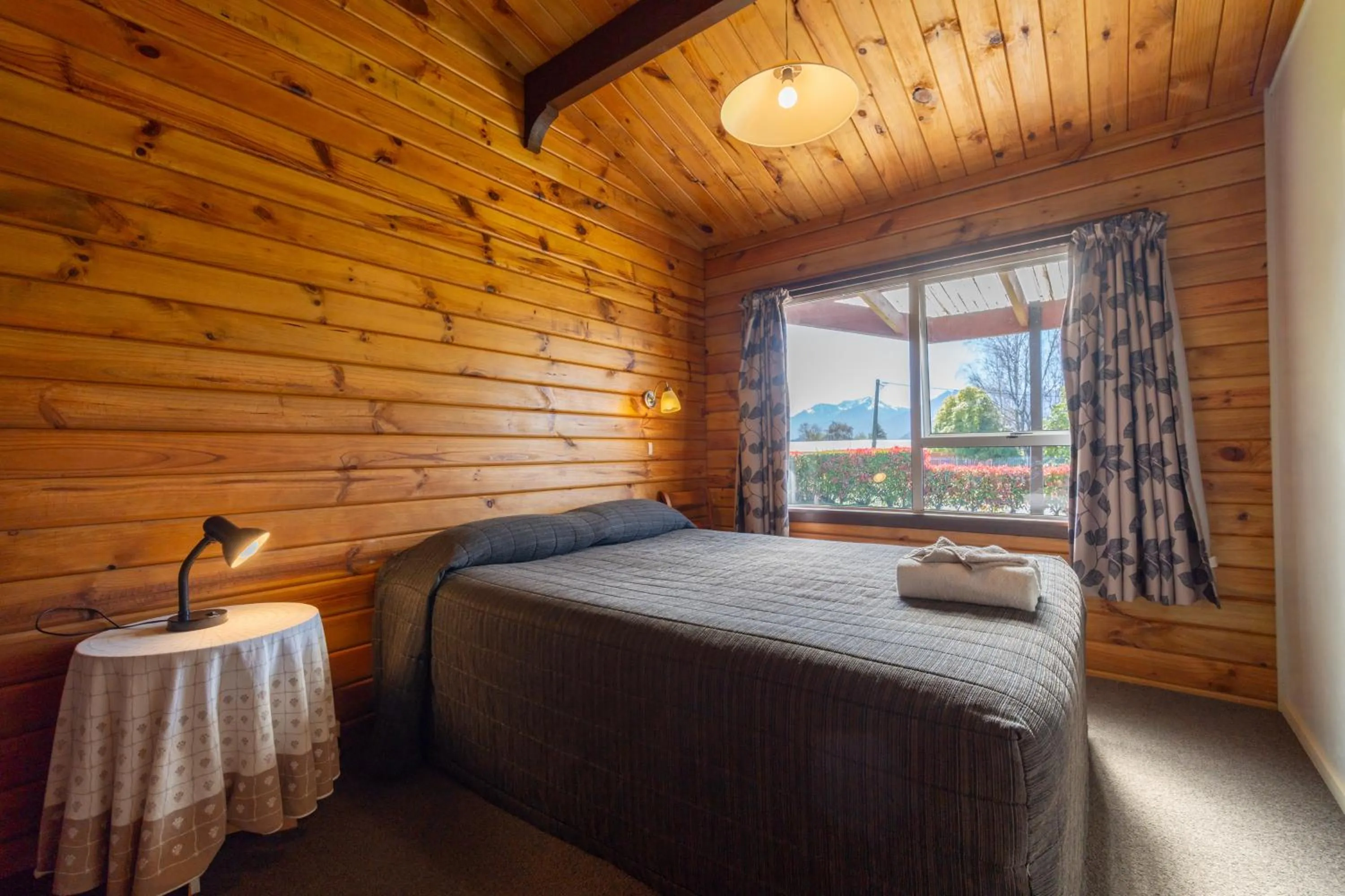 Photo of the whole room, Bed in Te Anau Top 10 Holiday Park and Motels