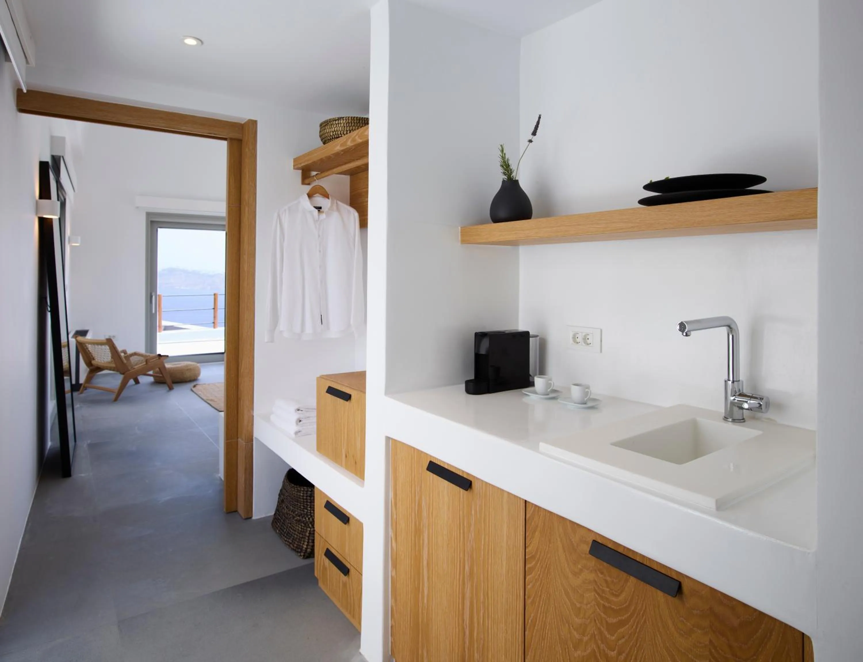 Coffee/tea facilities in Melidonia Suites