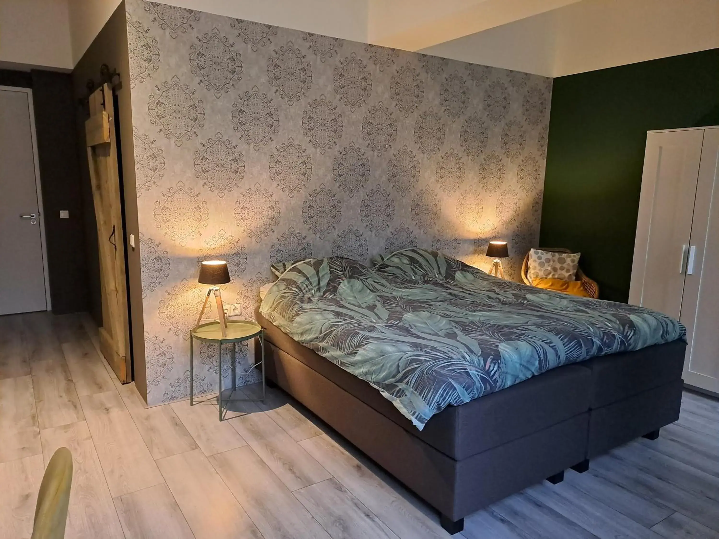 Double Room with Private Bathroom - single occupancy in B&B de Wilhelminaschool Double Room with Private Bathroom - single occupancy in B&B de Wilhelminaschool