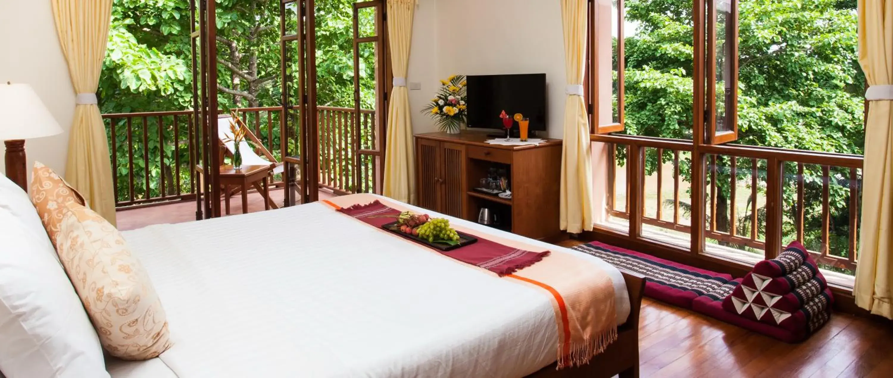 Bedroom, Bed in Riverhouse Resort Bedroom, Bed in Riverhouse Resort