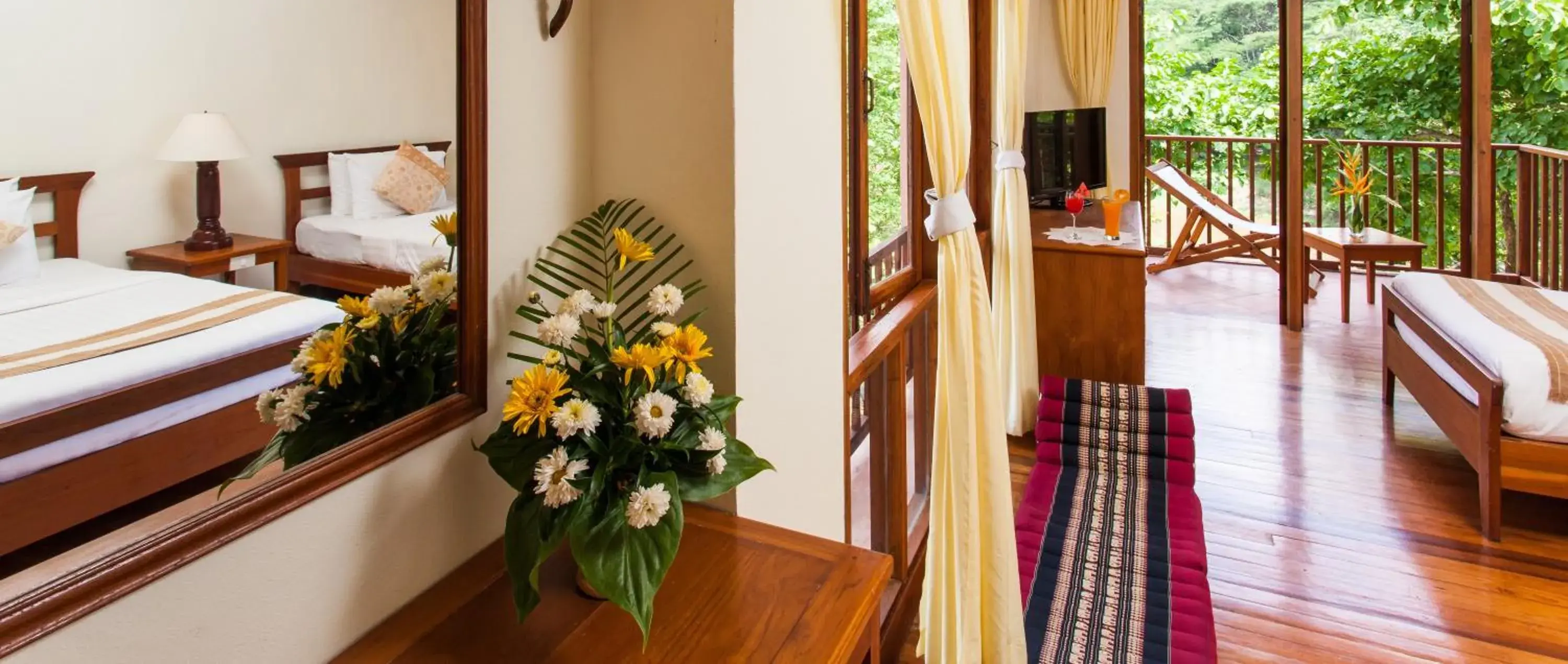 Bedroom, Bed in Riverhouse Resort Bedroom, Bed in Riverhouse Resort