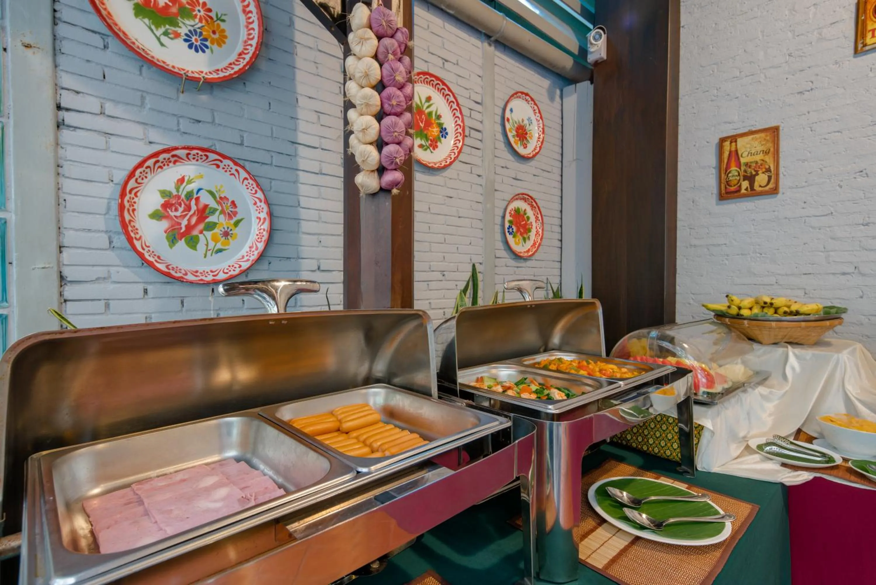 Restaurant/places to eat in Kata Tranquil Villa - SHA Plus